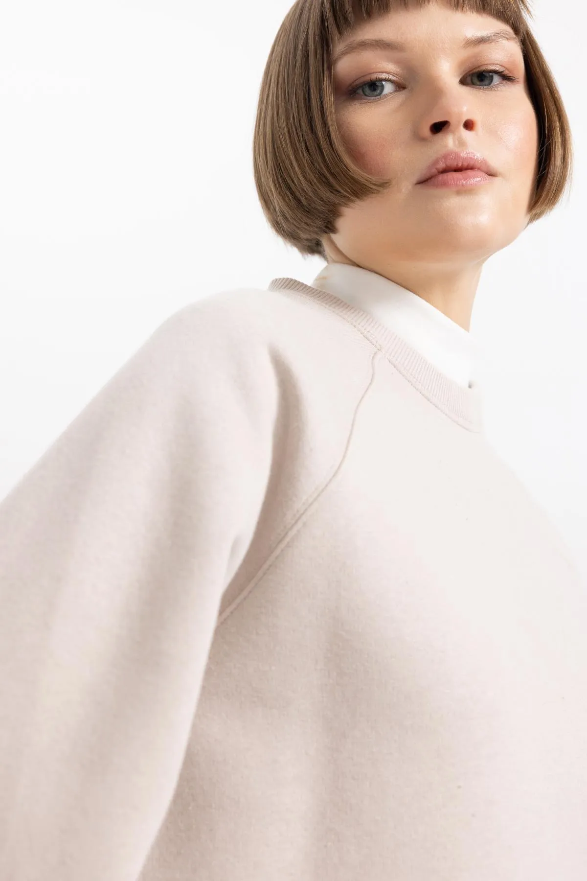 DeFacto  Dickes Sweatshirt mit Rundhalsausschnitt in Oversize-Passform V2697az23wn
