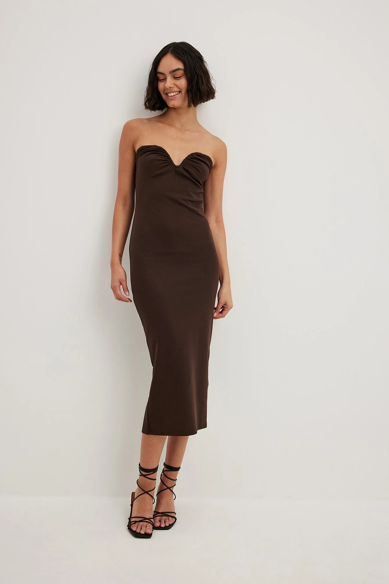 Midikleid mit Herzausschnitt
