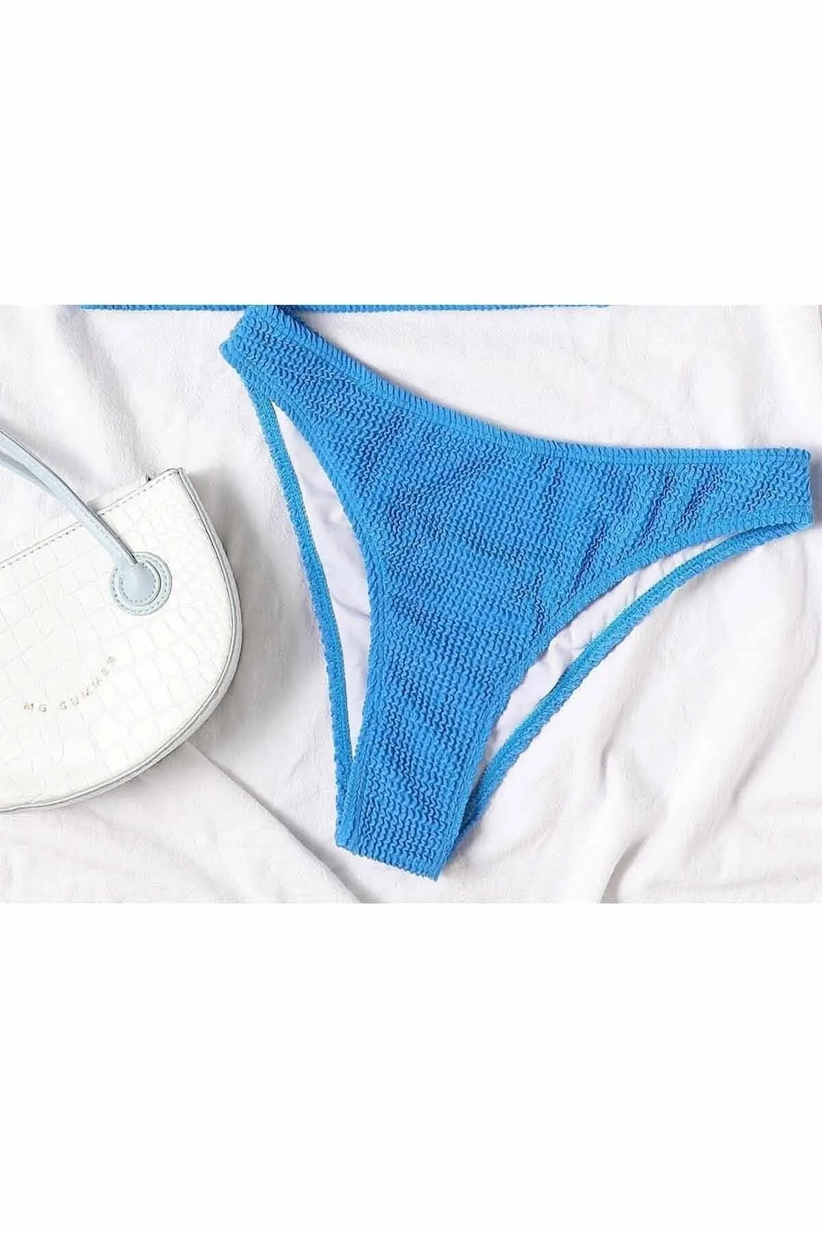 Angelsin  Bikinihose aus speziellem geripptem Stoff in Blau