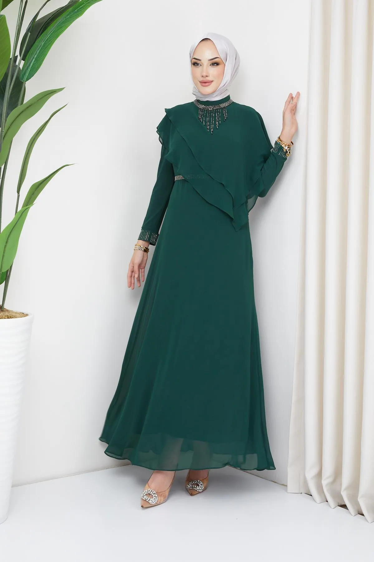 Olcay  Chiffon-Hijab-Abendkleid mit Stein- und Schwungraddetail GRÜN 1651