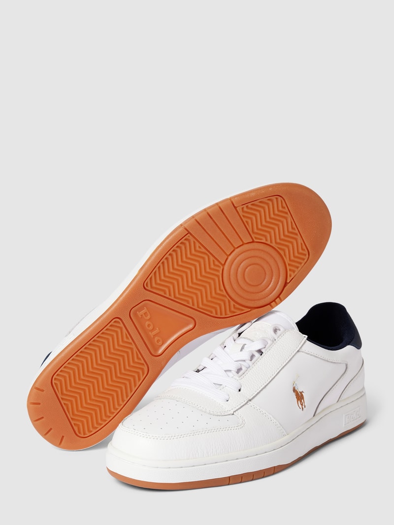 Sneaker mit Label-Stitching in weiß