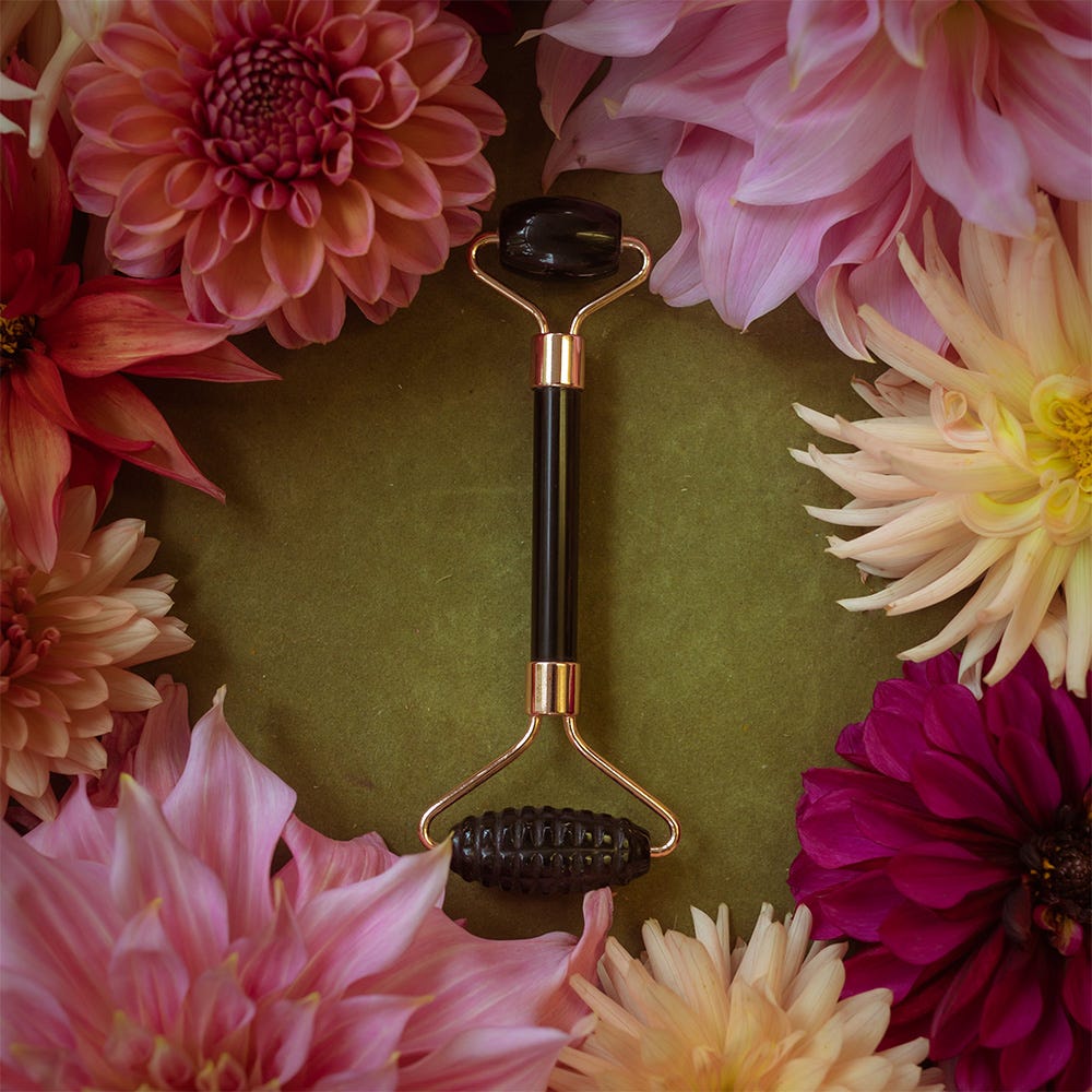 YÙ Beauty Obsidian Doppel Roller Face & Body