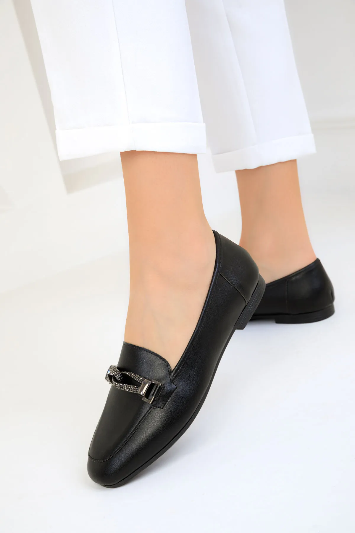 SOHO  Schwarze Ballerinas für Damen 18888