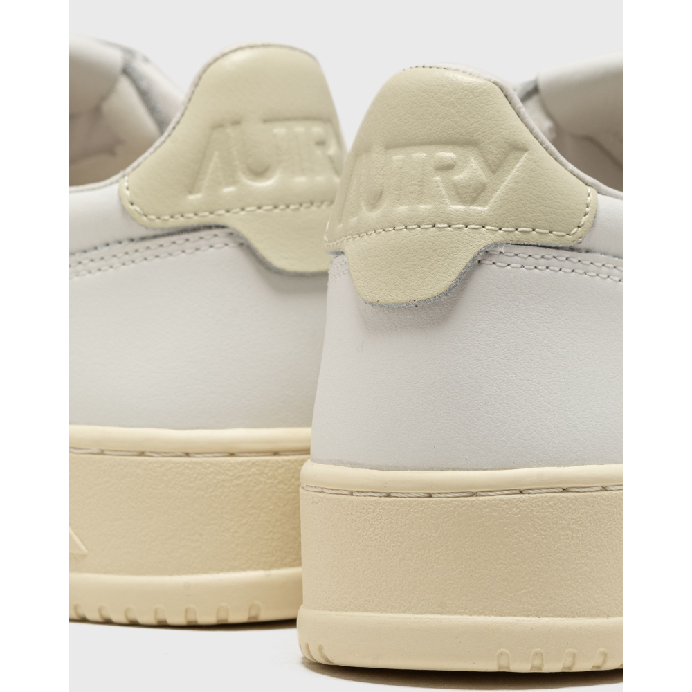 Autry Medalist WMNS Low AULWLL54 / weiss