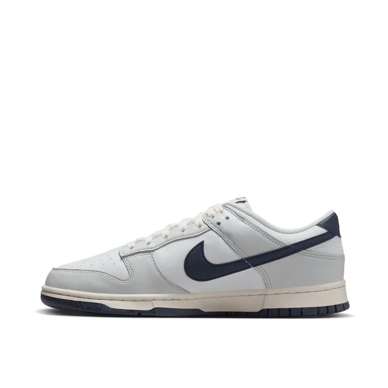 NIKE Wmns Dunk Low 
