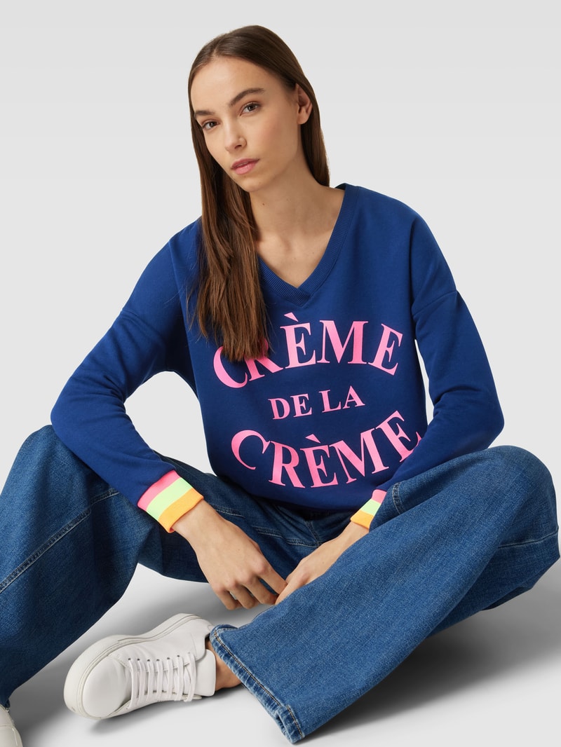 Sweatshirt mit V-Ausschnitt Modell 'Creme de la Creme' in marineblau