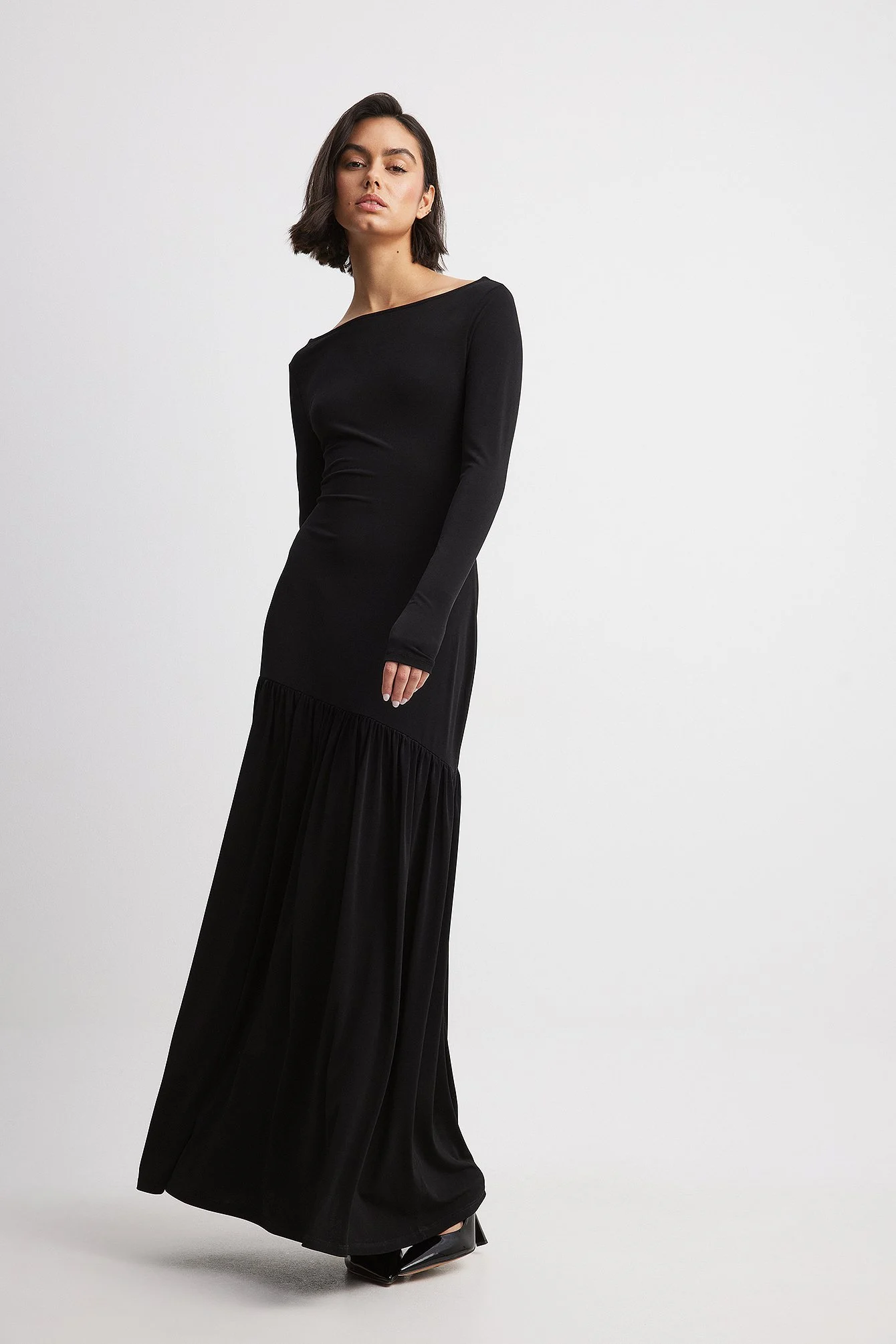 Langärmliges Jersey-Maxikleid mit Volantdetail