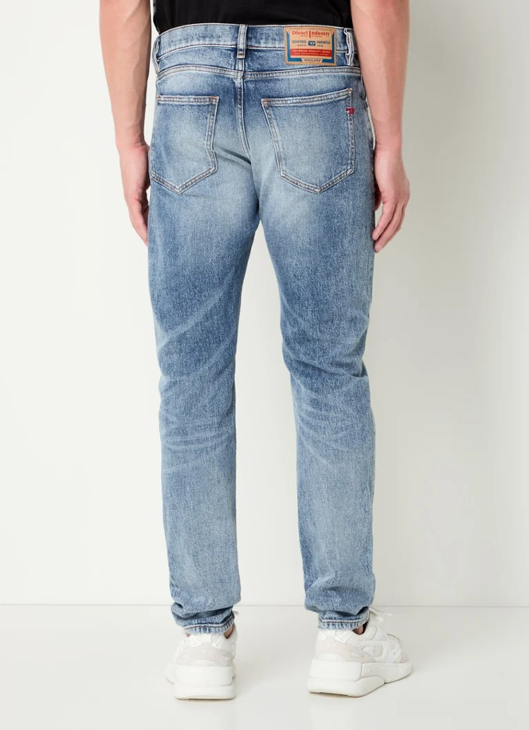 Jeansy Diesel D Strukt slim fit 2019 z przetarciami