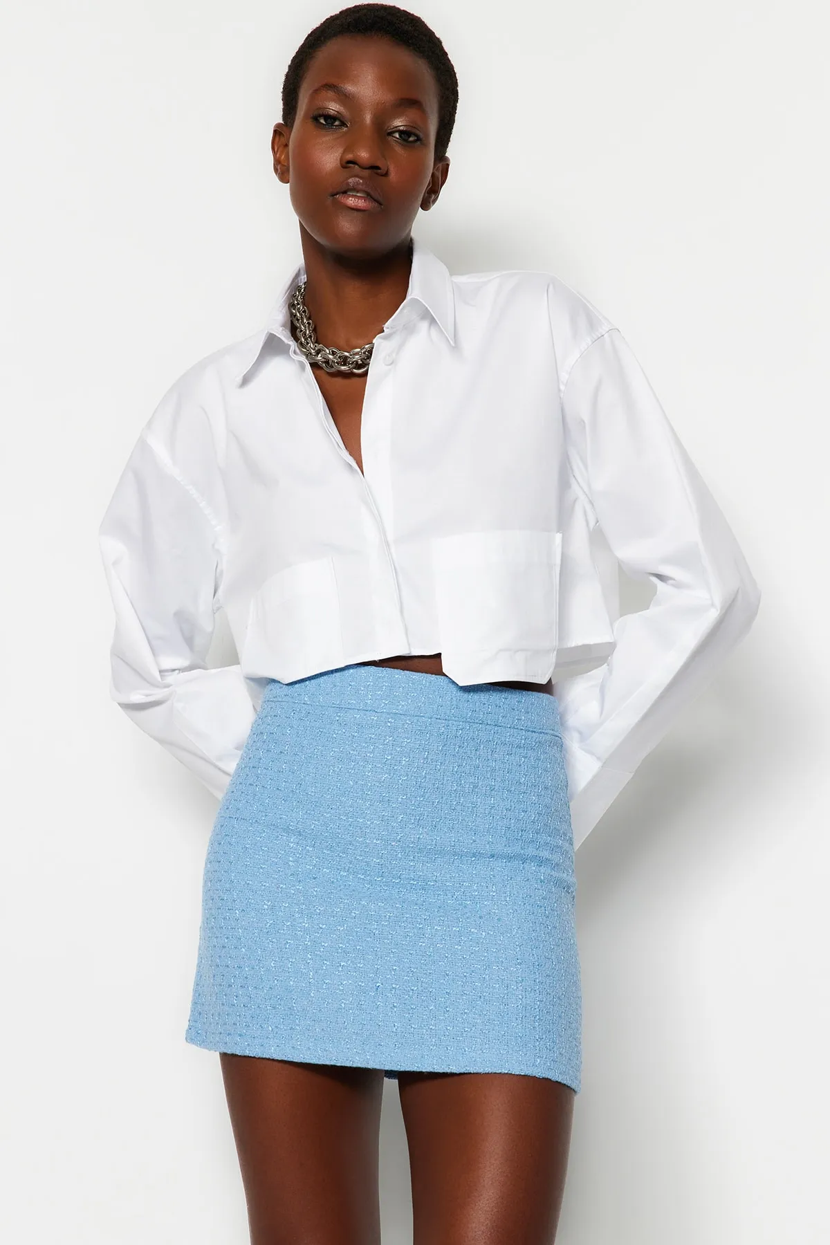 Trendyol Collection  Blauer Mini-Webrock aus Tweedstoff TWOAW23ET00105