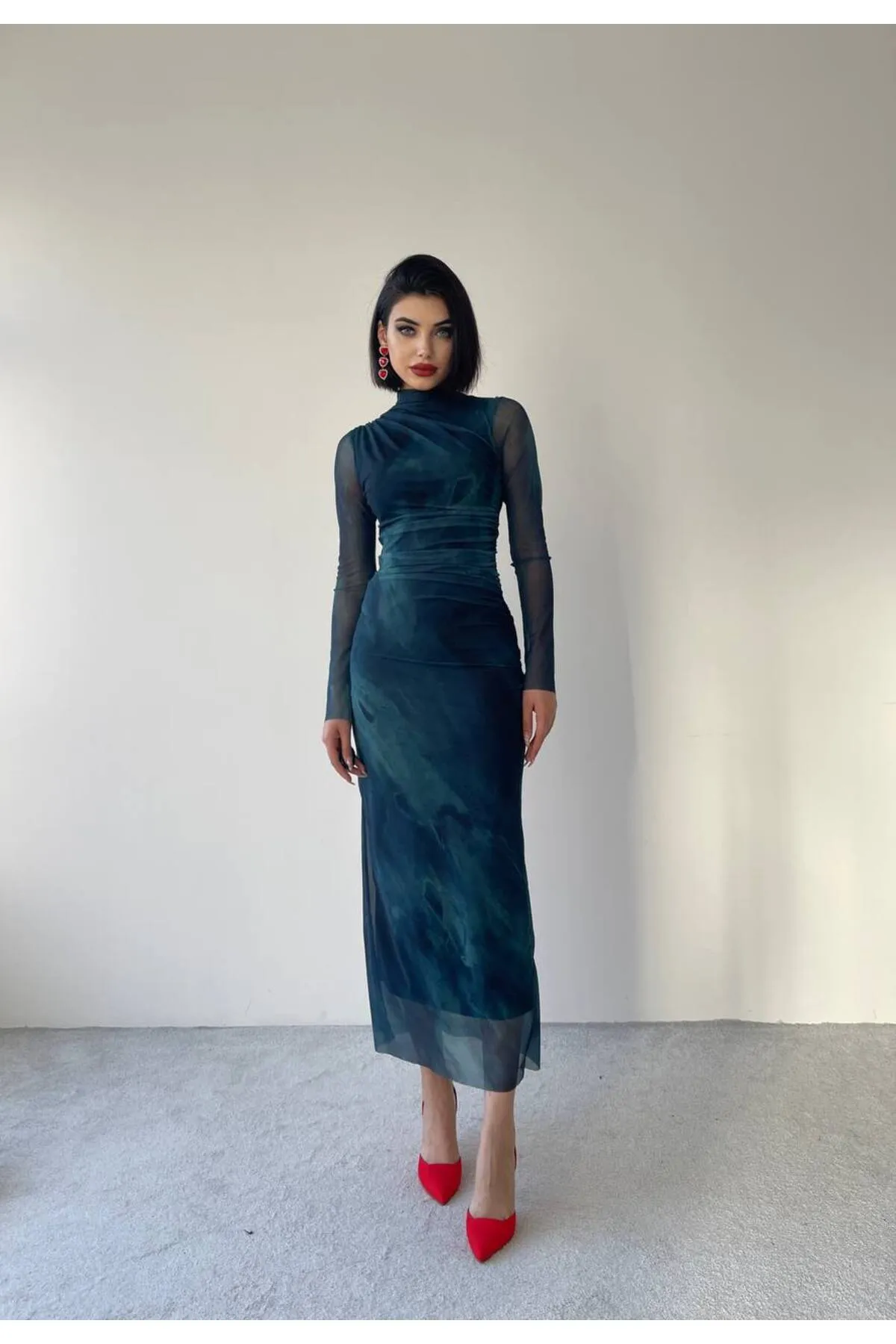 SONREİR  NEUE SAISON: GEFÜTTERT – STRAPLEZ – EINÄRMELIG – WOLKENMUSTER – BLUMEN- UND ROSENMUSTER – MIDI-TÜLLKLEID