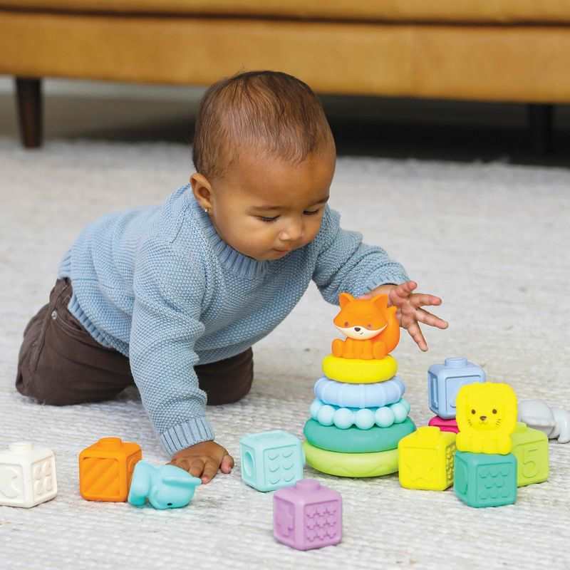 Set Pyramide et cubes à empiler et animaux Infantino