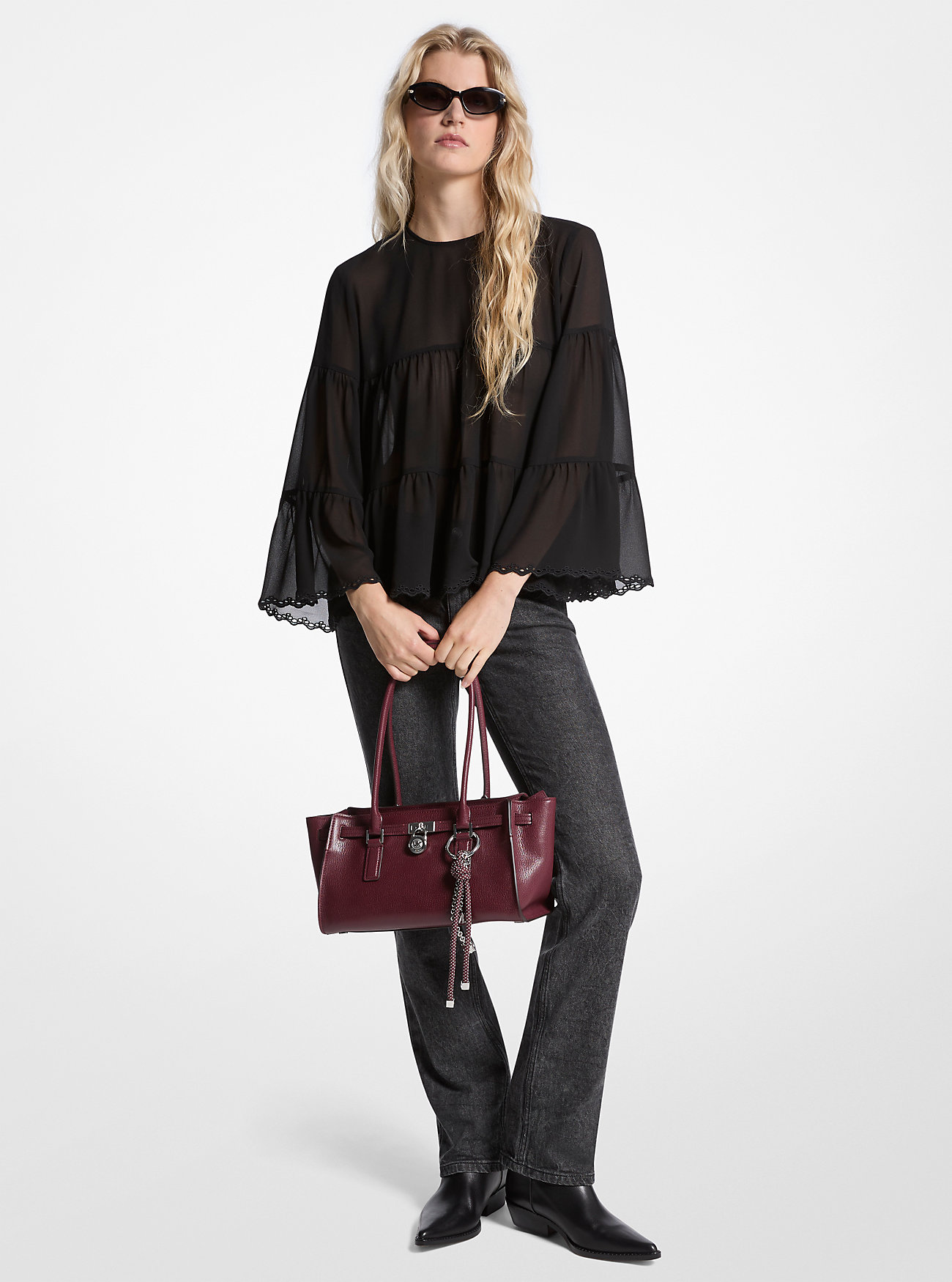 Lagdelt Georgette-bluse - SVART