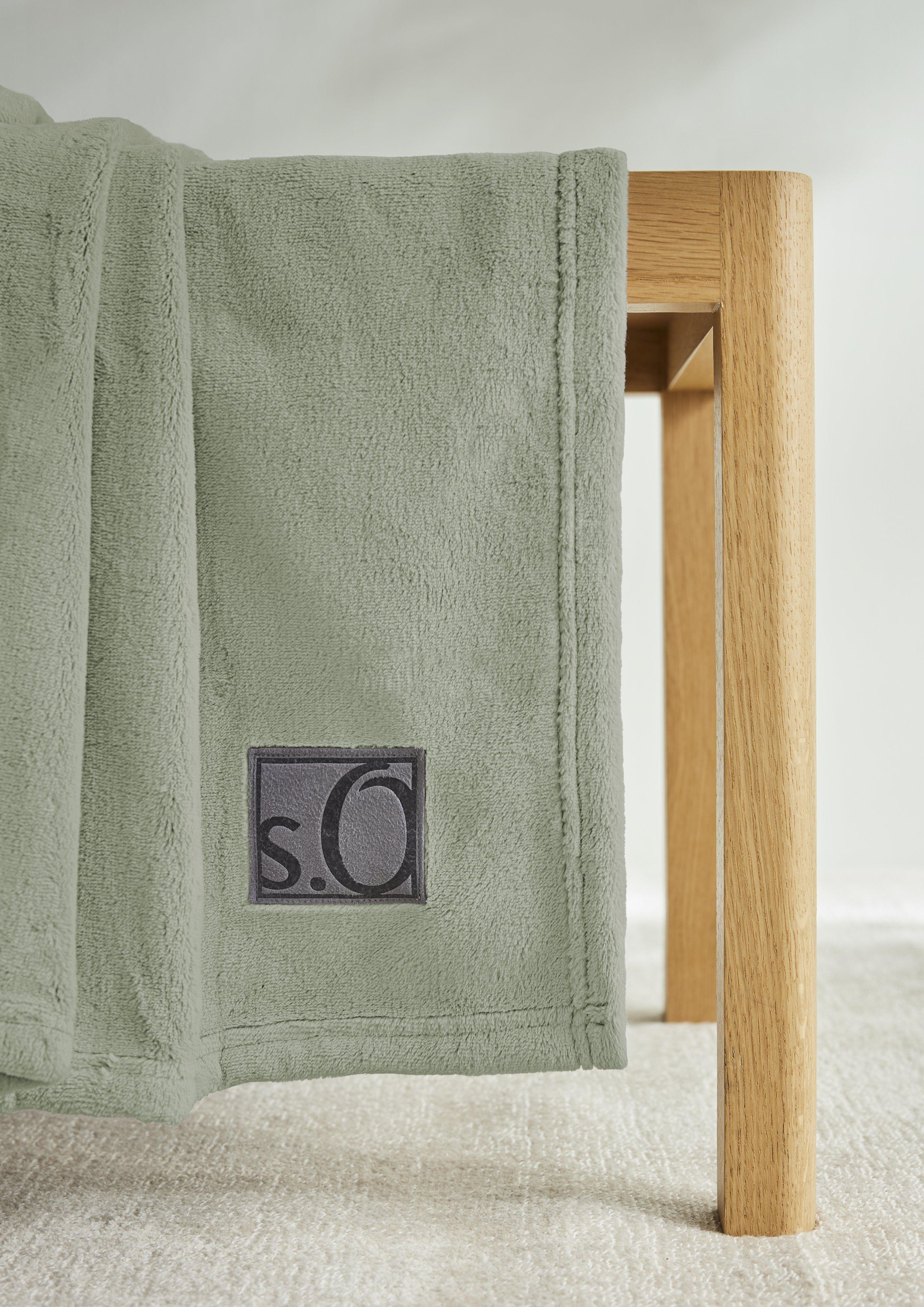 Weiche Decke mit Logo-Detail  6008754-710