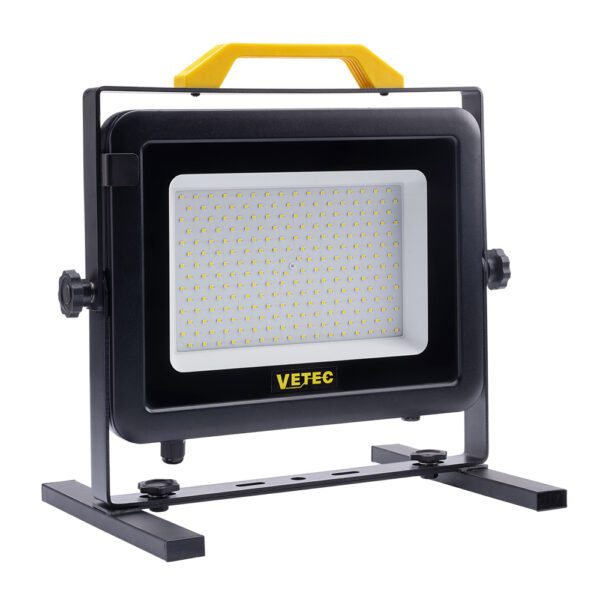 Vetec 55.107.156 Lampa budowlana LED comprimo 150 W klasa I – przewód 5 metrów na uchylnym statywie