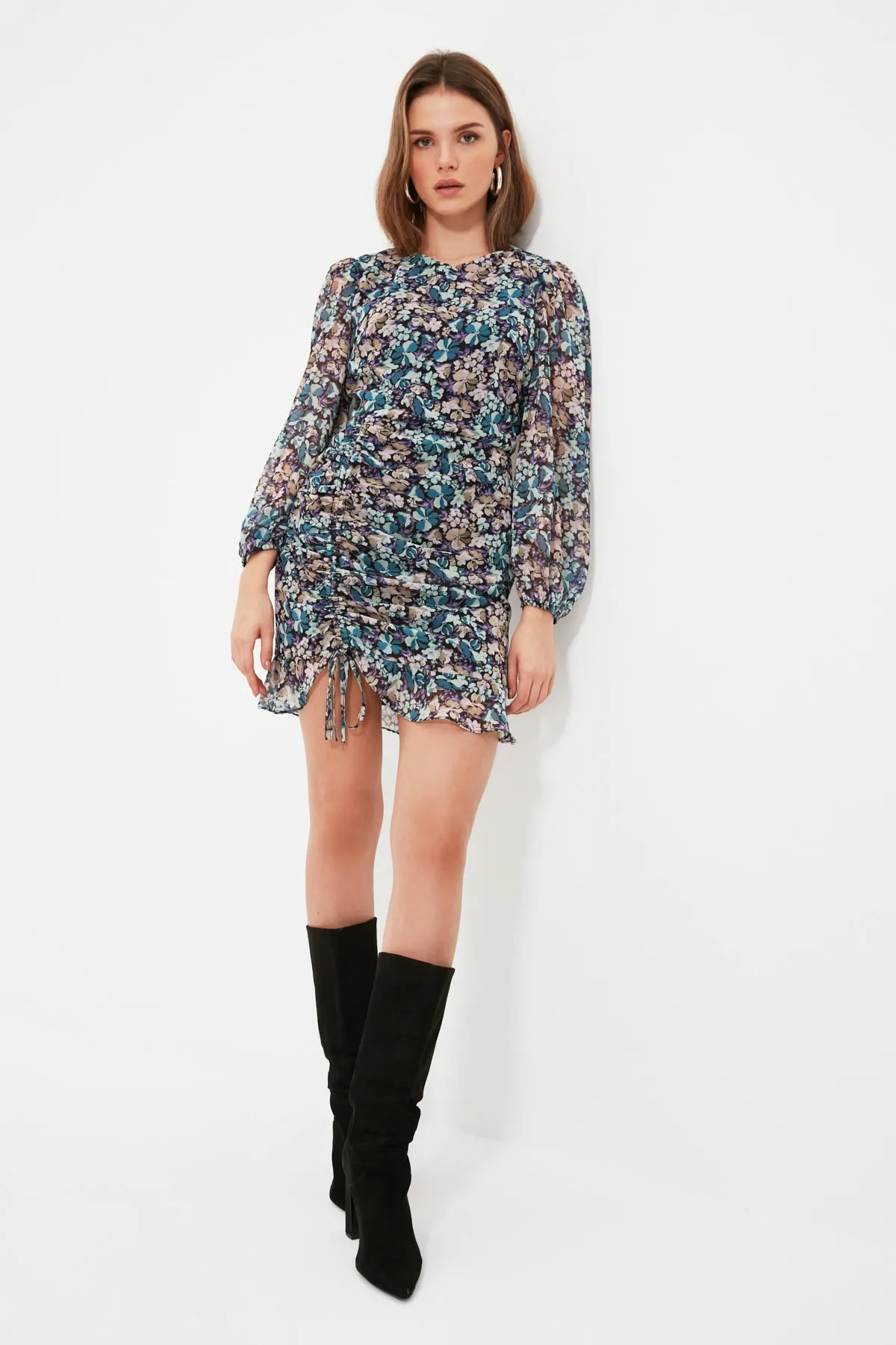 Trendyol Collection  Mehrfarbiges, gewebtes Kleid mit Rockdetails TWOAW22EL0700