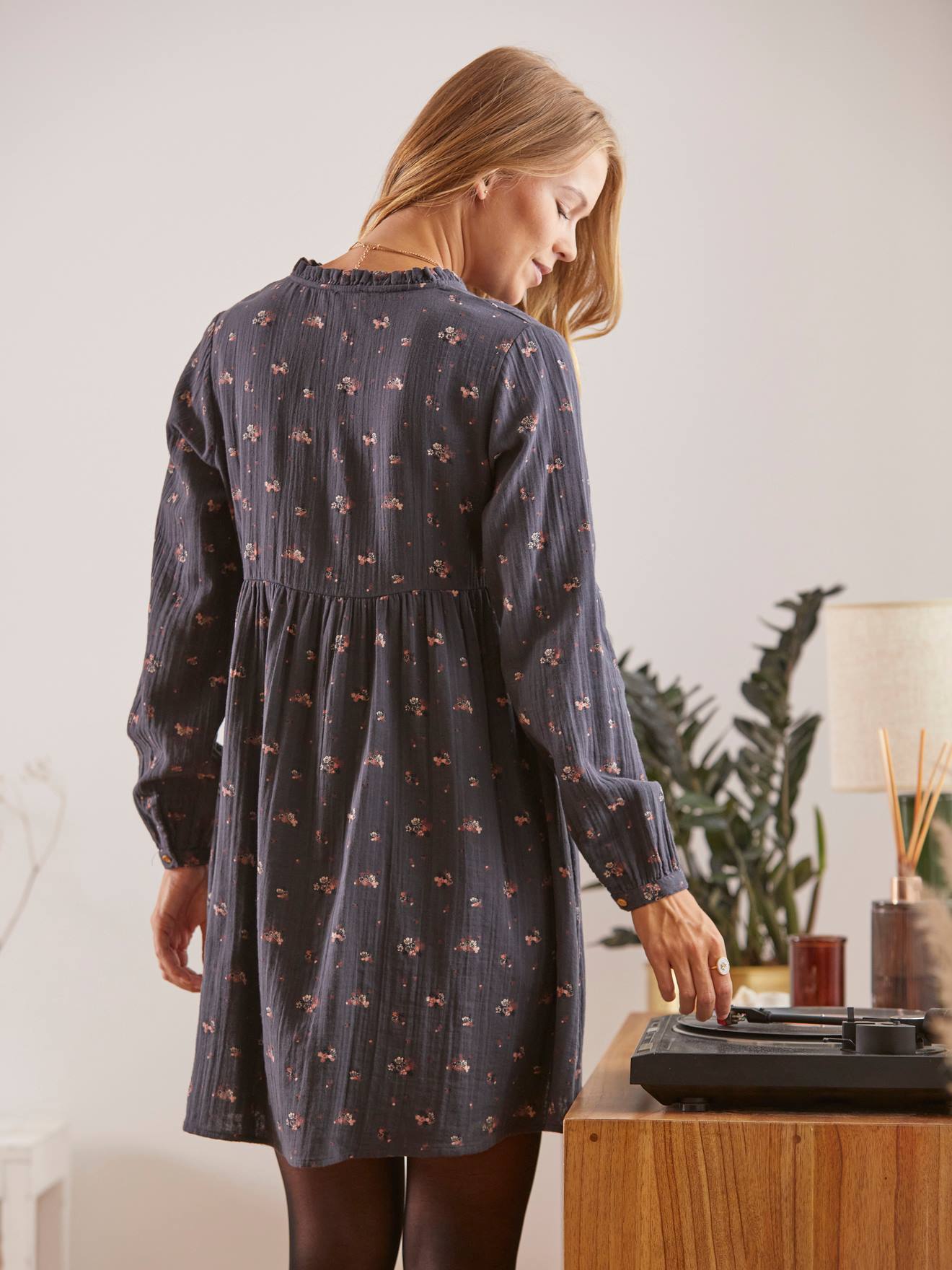 Robe imprimée gaze de coton grossesse et allaitement gris avec motif