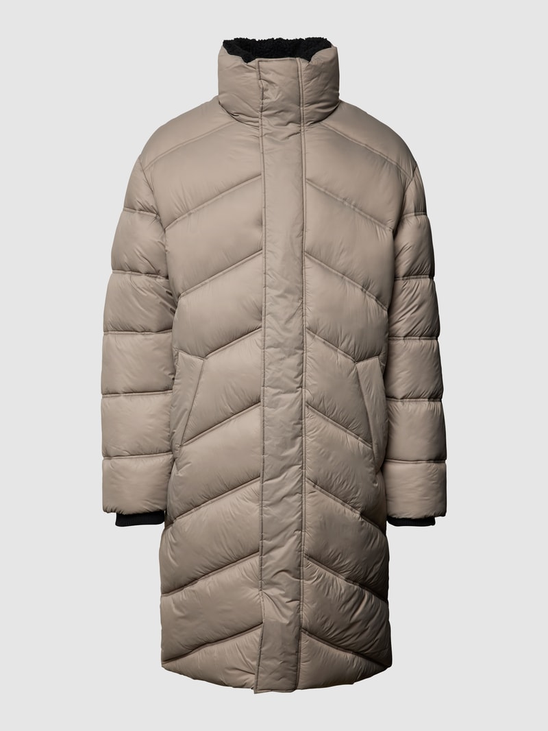 Steppmantel mit Stehkragen in taupe