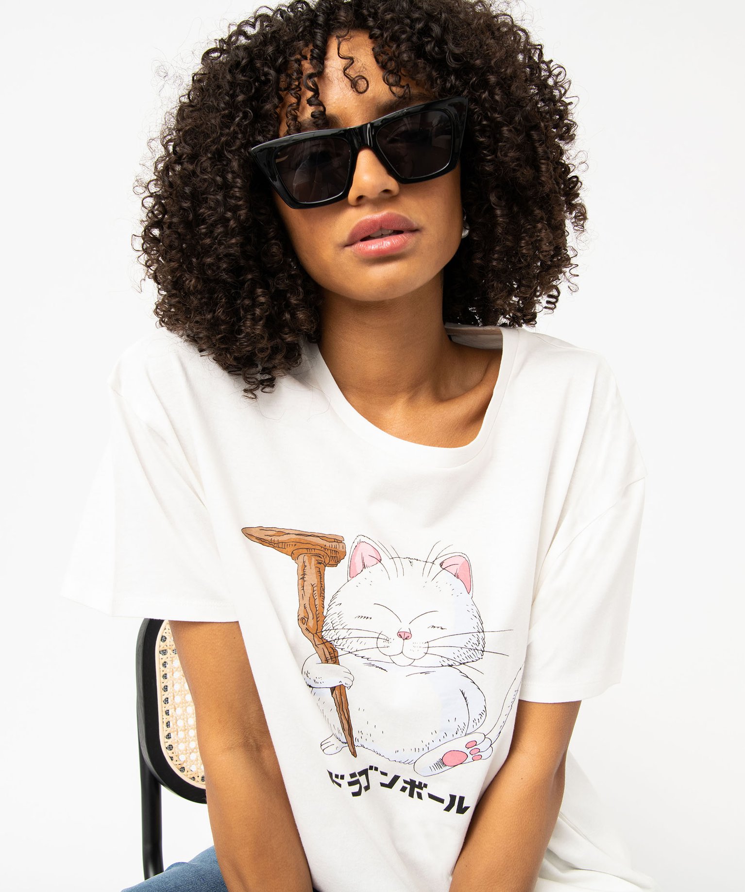 Tee-shirt femme coupe oversize avec motif chat - Dragon Ball ecru | GEMO