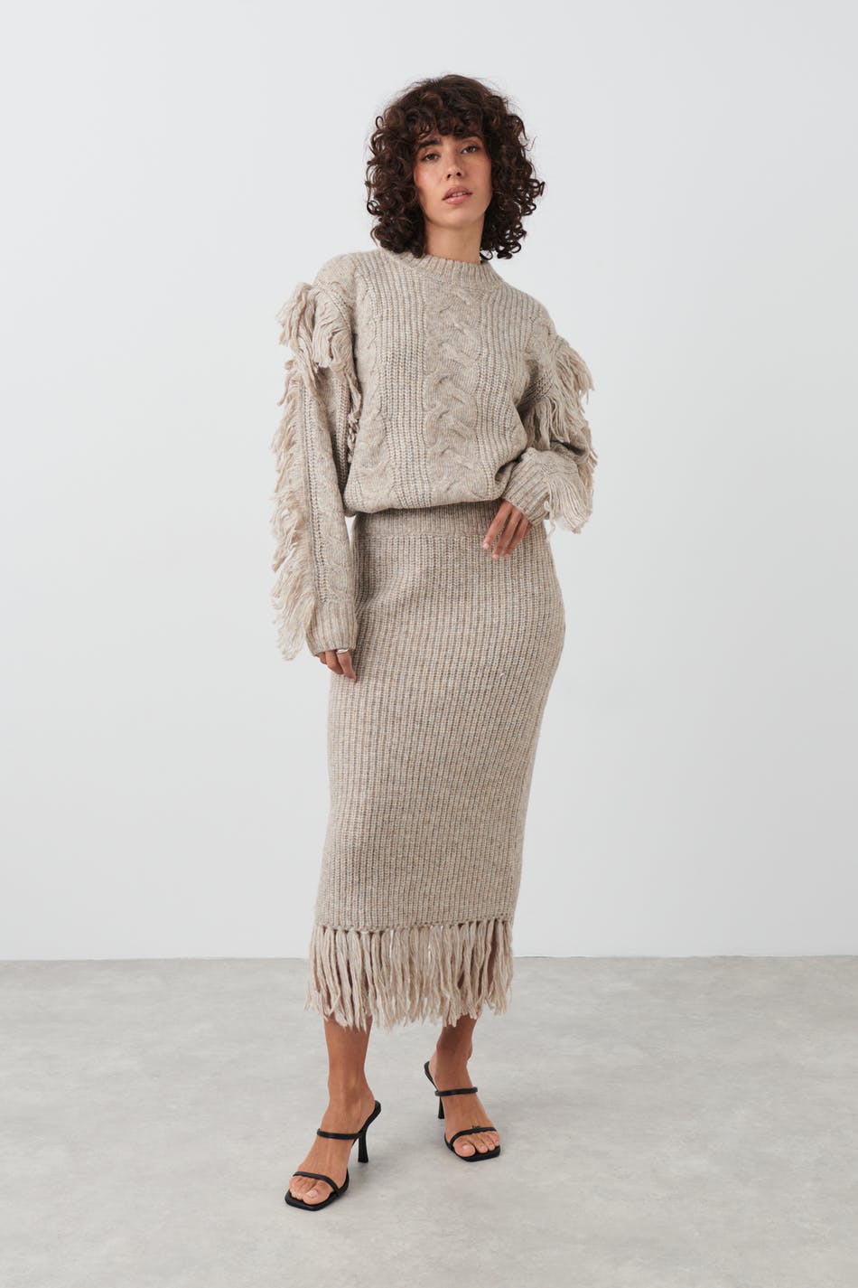 Knitted fringe skirt