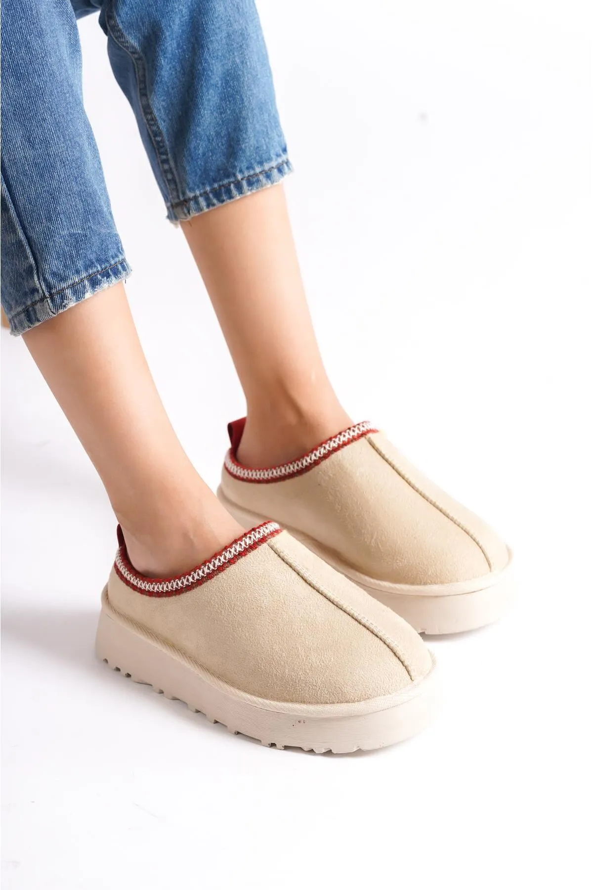 Capone Outfitters  Capone Damenschuhe mit flacher Sohle und pelziger Innenseite