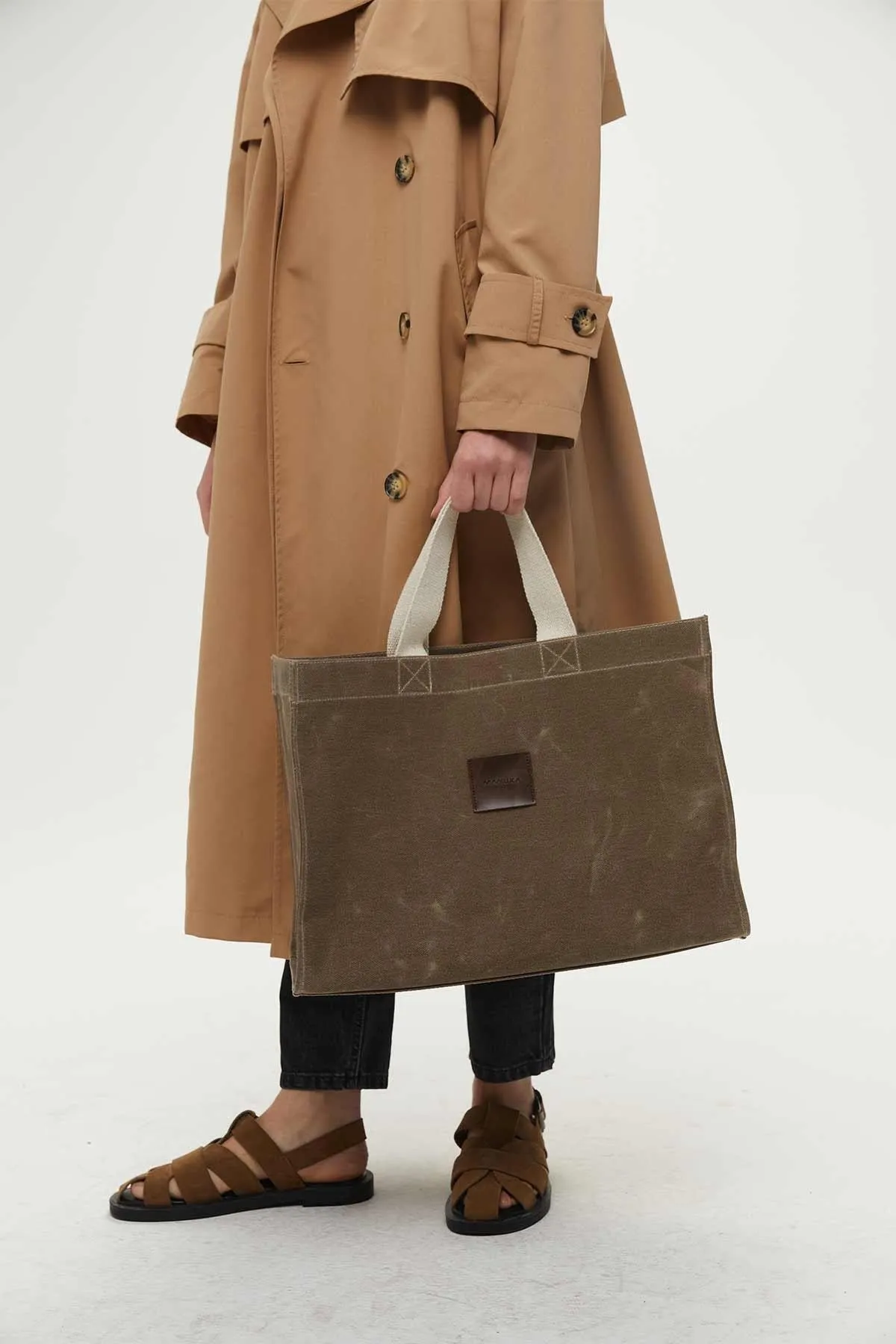 Manuka  Große Canvas-Tasche mit Wascheffekt in Braun