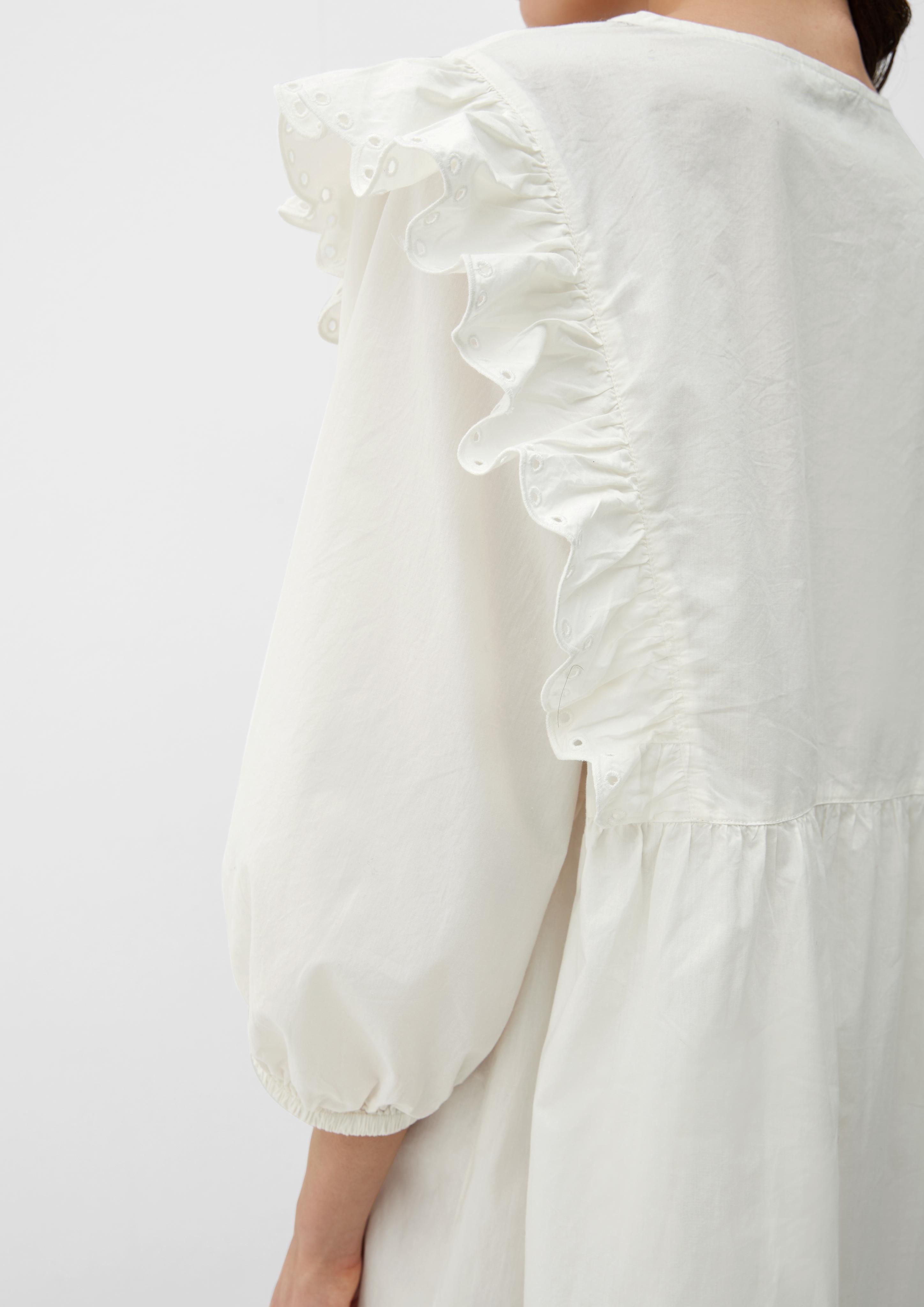 Kleid mit Lochstickerei  2125103-0200