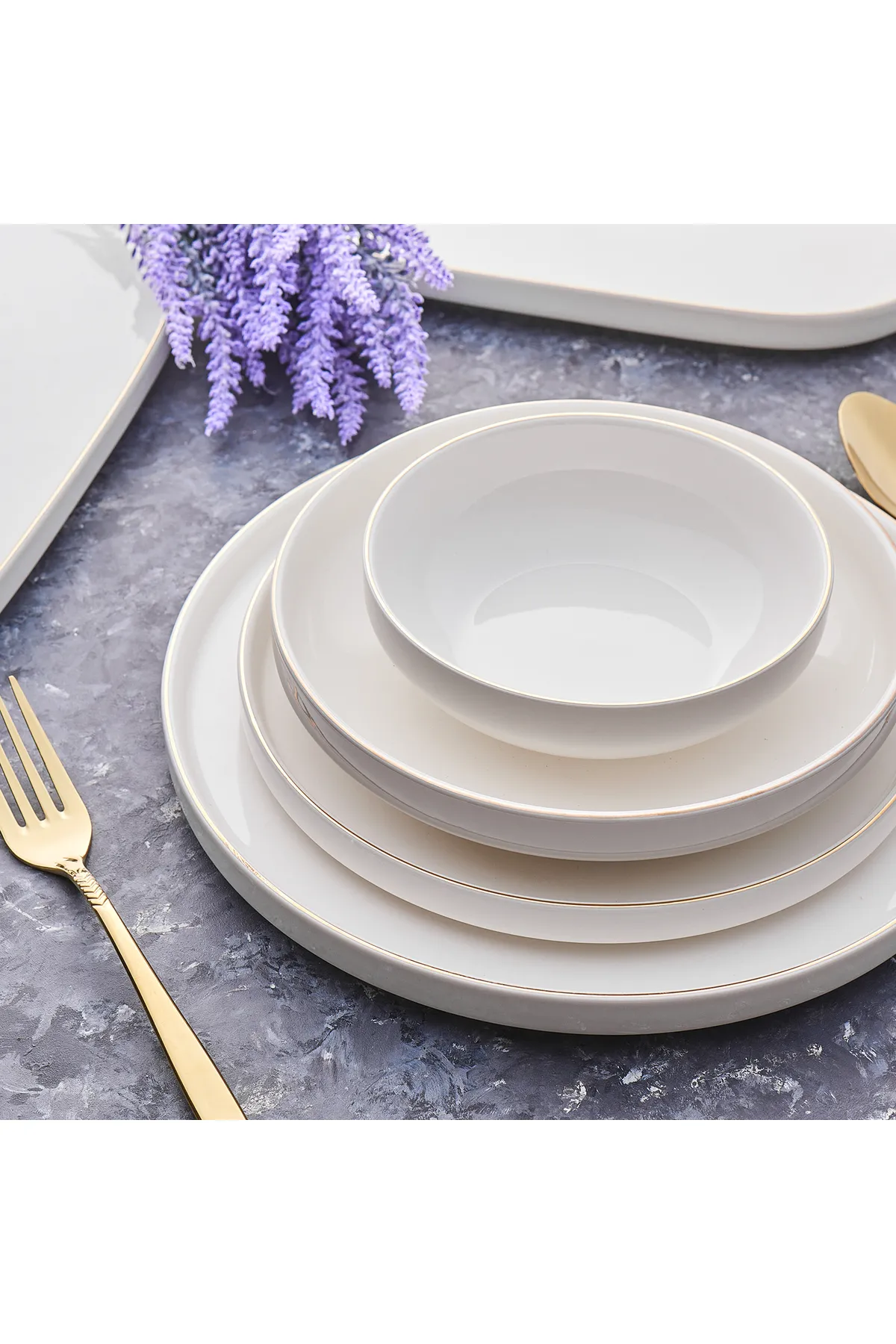 Karaca  Neu Saturn Gold 59-teiliges Streamline Porzellan Geschirrset für 12 Personen Set