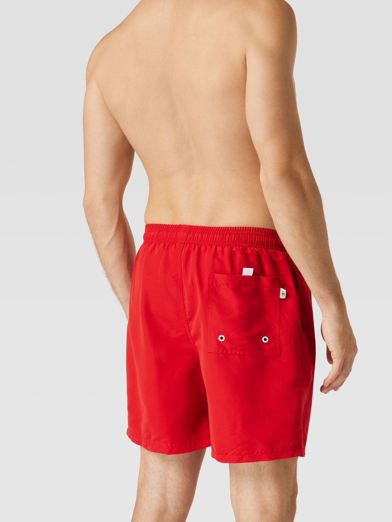 Badehose mit Label-Print in rot