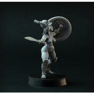 Female Greek Hoplite Officer (28 mm)