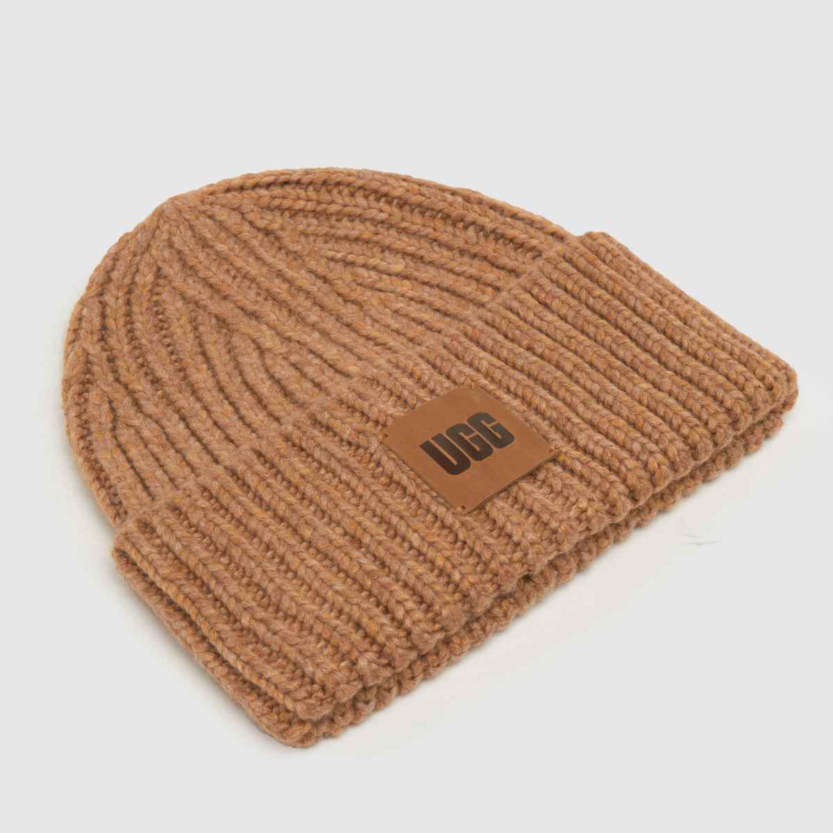 UGG kamelfärgad grov ribbad mössa