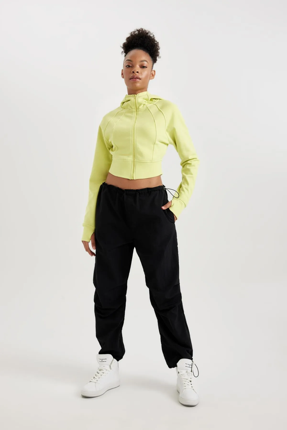 DeFacto  Lange Jogginghose mit elastischem Bein und Fallschirmtaschen-Passform