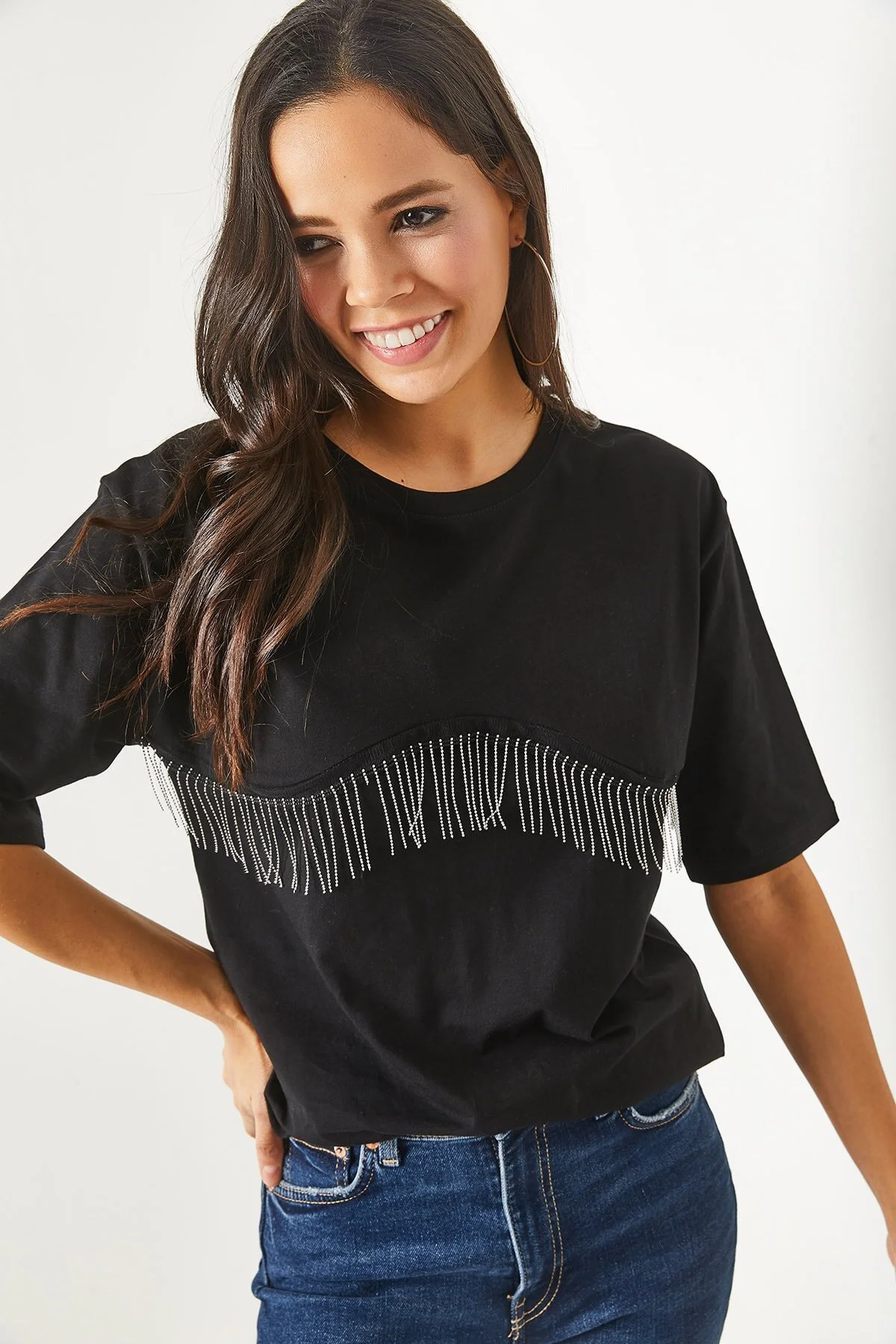 Olalook  Schwarzes, mit Kettengarnitur verziertes Oversize-T-Shirt für Damen TSH-19000697