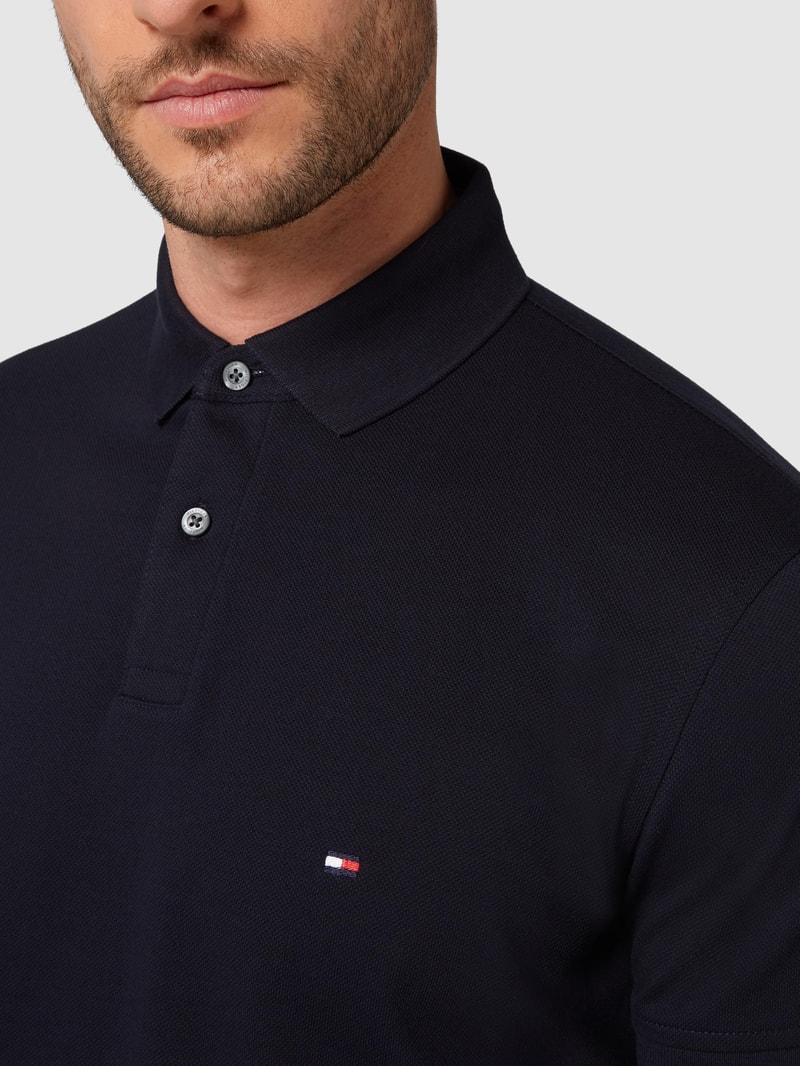 Regular Fit Poloshirt aus Piqué in marineblau