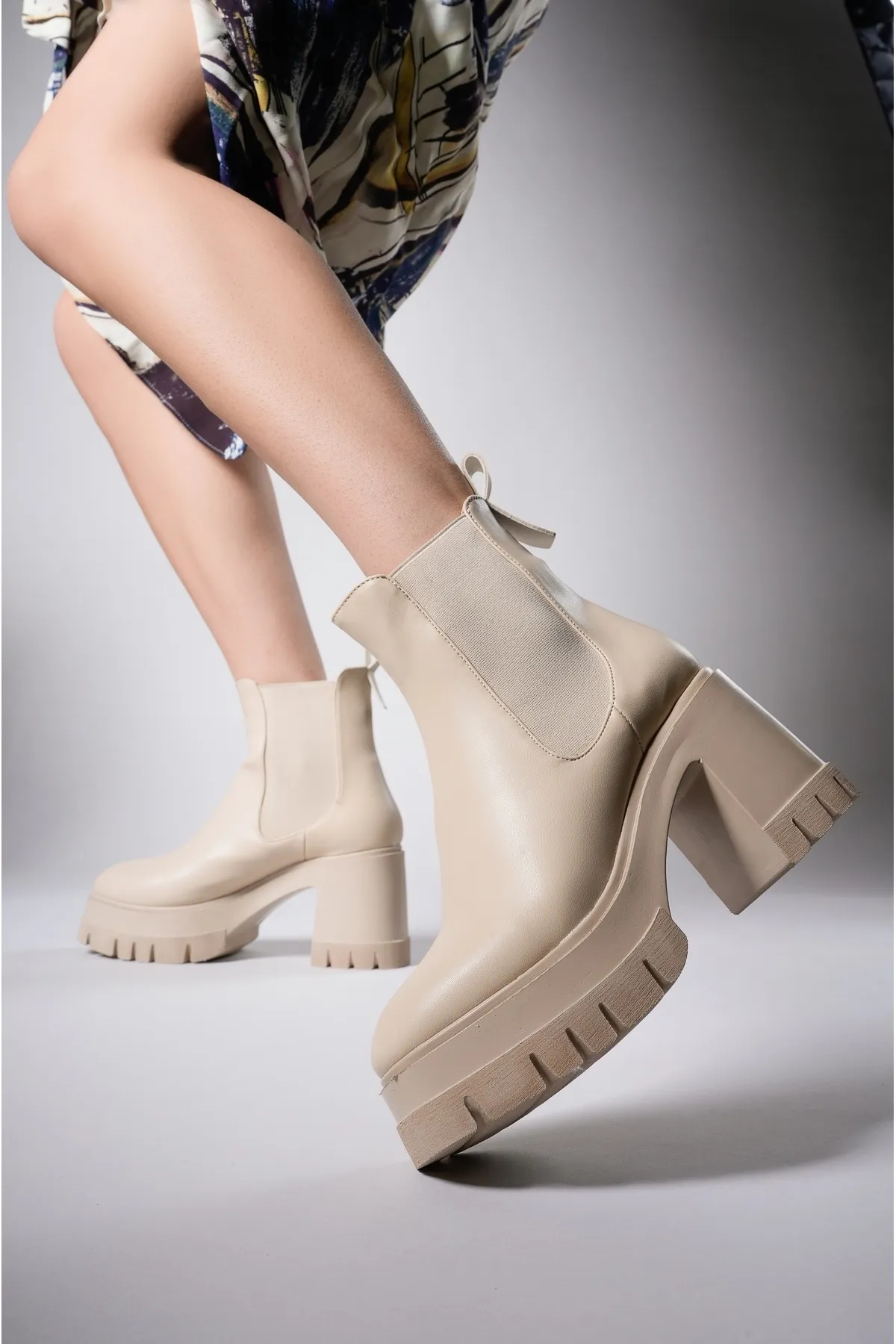Riccon  Damen-Stiefel mit Absatz in Beige-Haut