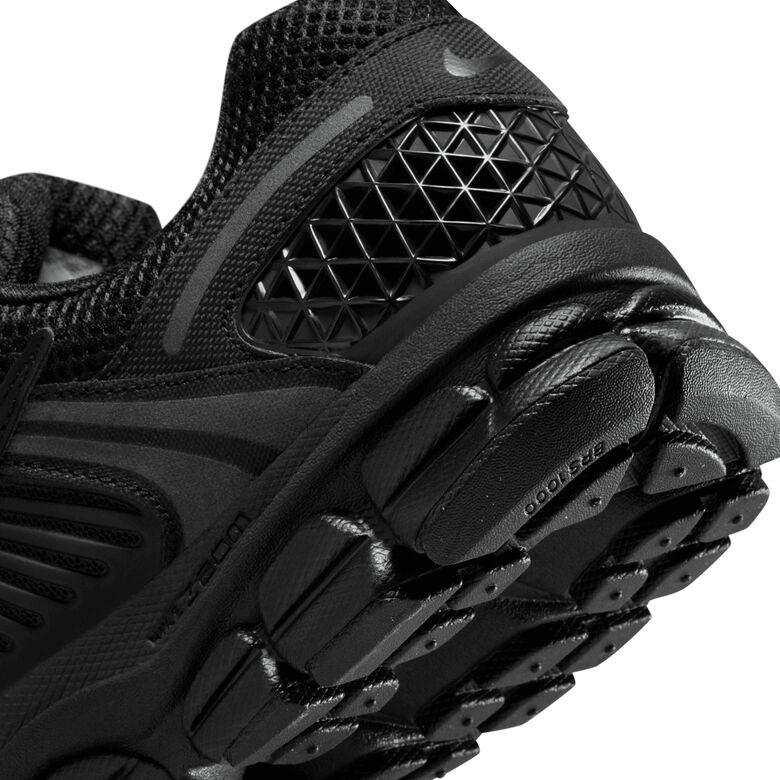 NIKE Zoom Vomero 5 SP 