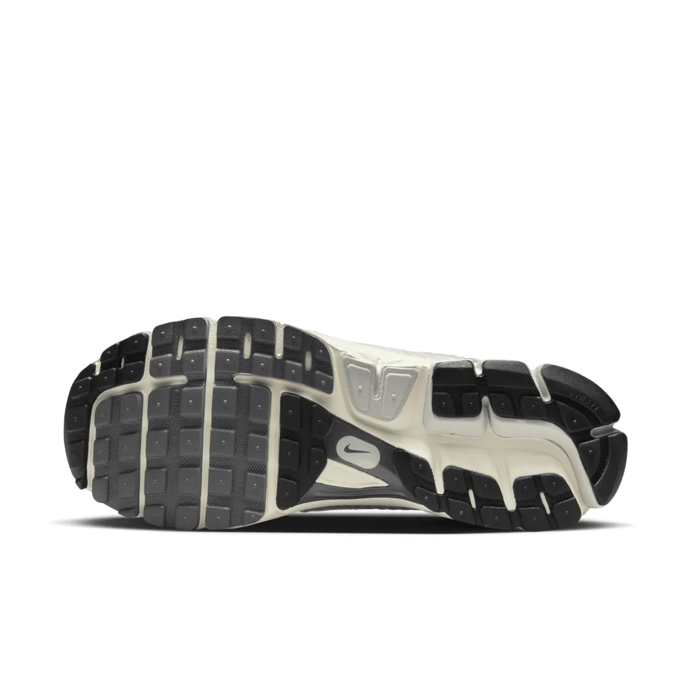 Nike Zoom Vomero 5 HF0731 007 / weiss
