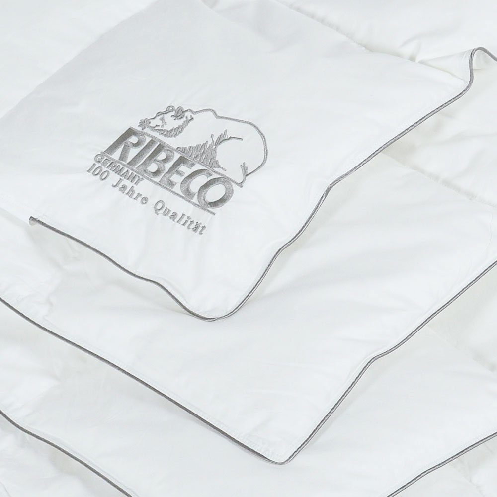 Microfaserbettdecke, RIBECO Microfaserdecke Marie, RIBECO, Füllung: 100% Polyester, Bezug: 100% Baumwolle, Bettdecke, vegan, anschmiegsam, Microfaser, Faserdecke, kuschelig