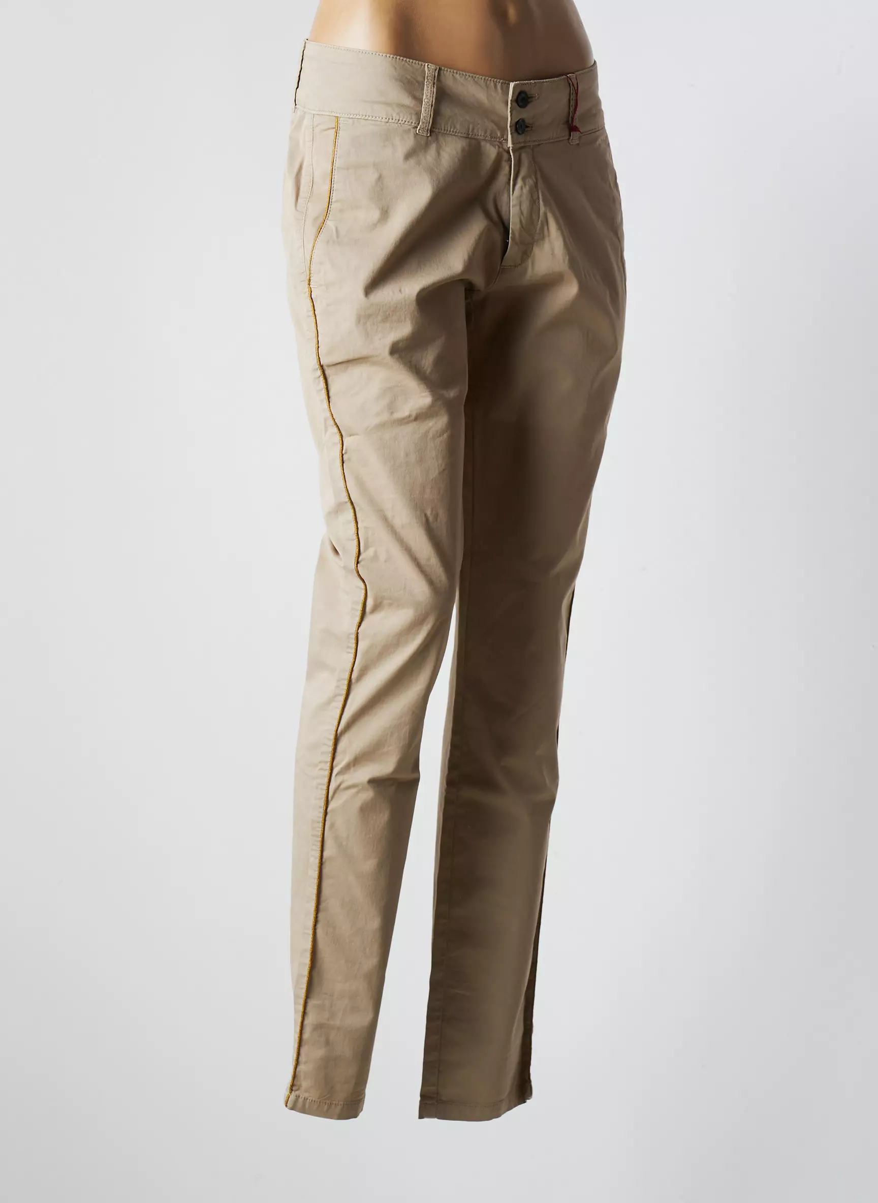 Les Teinturiers Pantalons Chino Femme couleur beige