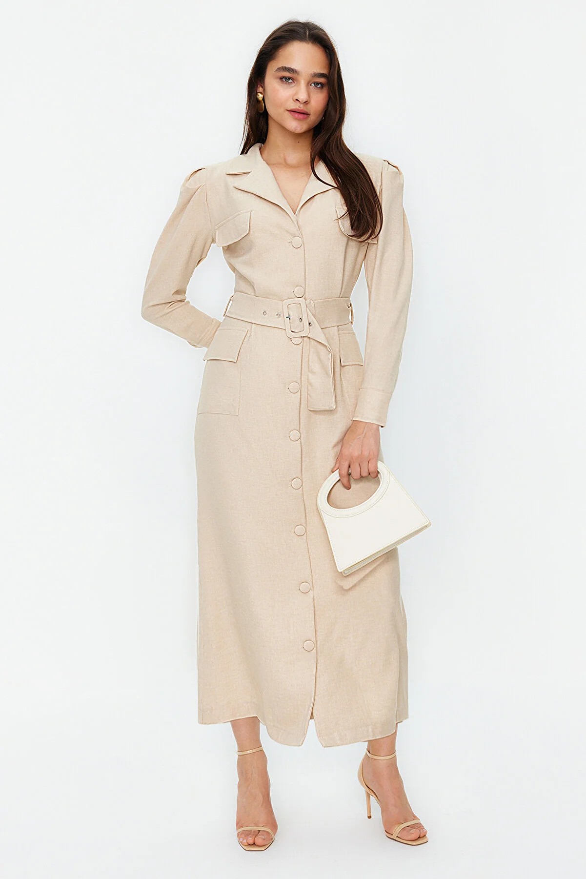Trendyol Modest  Steinfarbenes, gewebtes Hemdkleid in Leinenoptik mit Gürtel TCTSS24EB00017