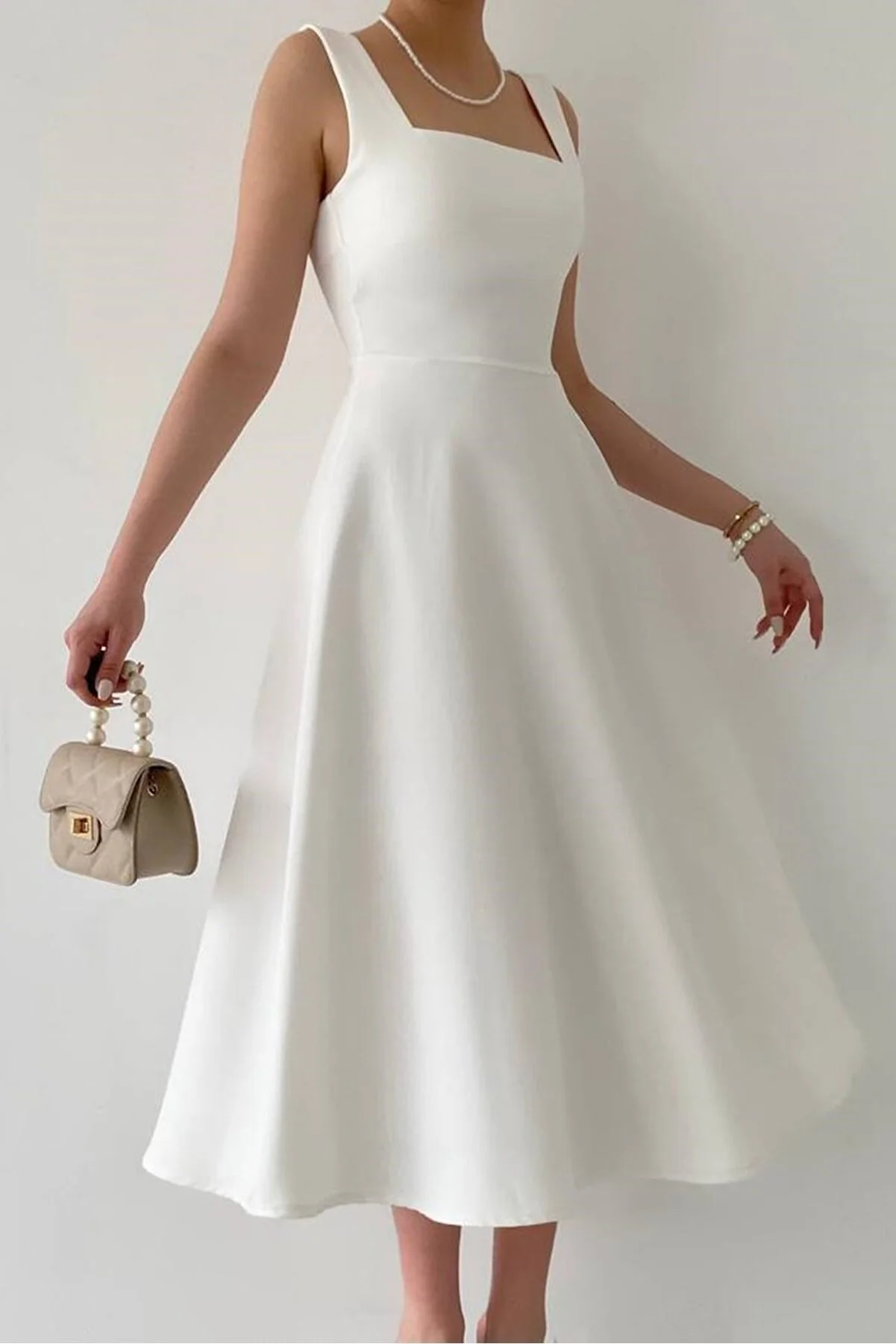 vuvutasarım  Damen-Abendkleid mit quadratischem Kragen und dicken Trägern in Midi-Länge in Weiß 151