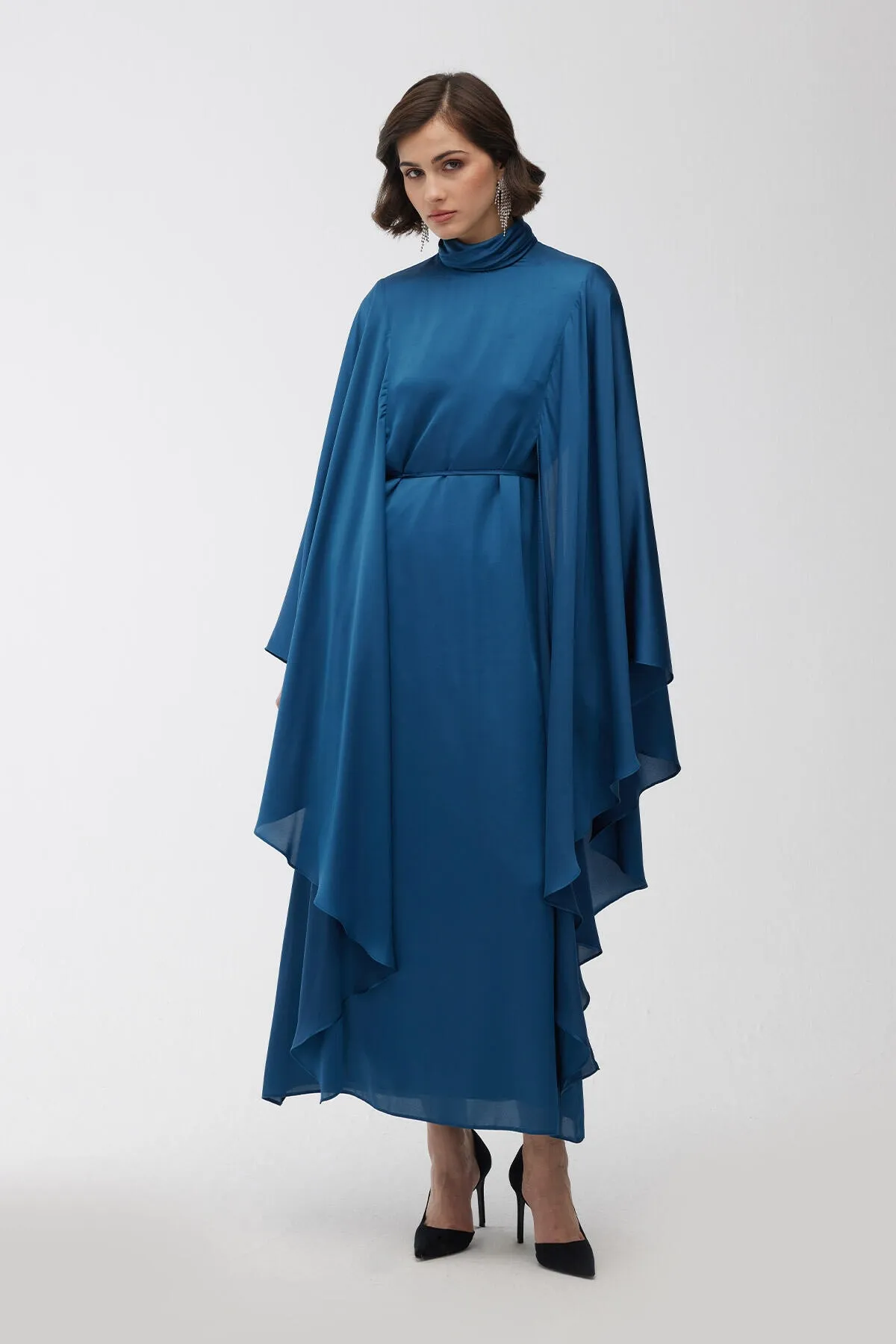 Manuka  Satin-Cape-Abendkleid Petrol