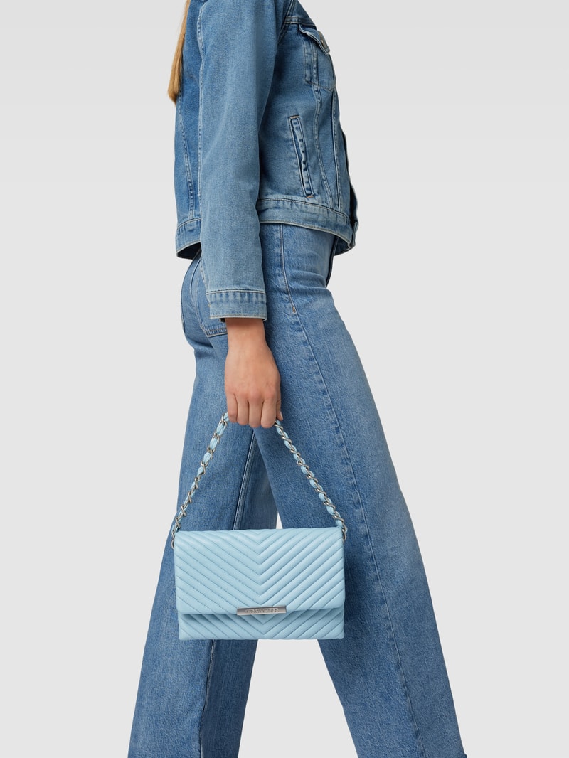 Umhängetasche mit Label-Detail Modell 'IRIS' in hellblau