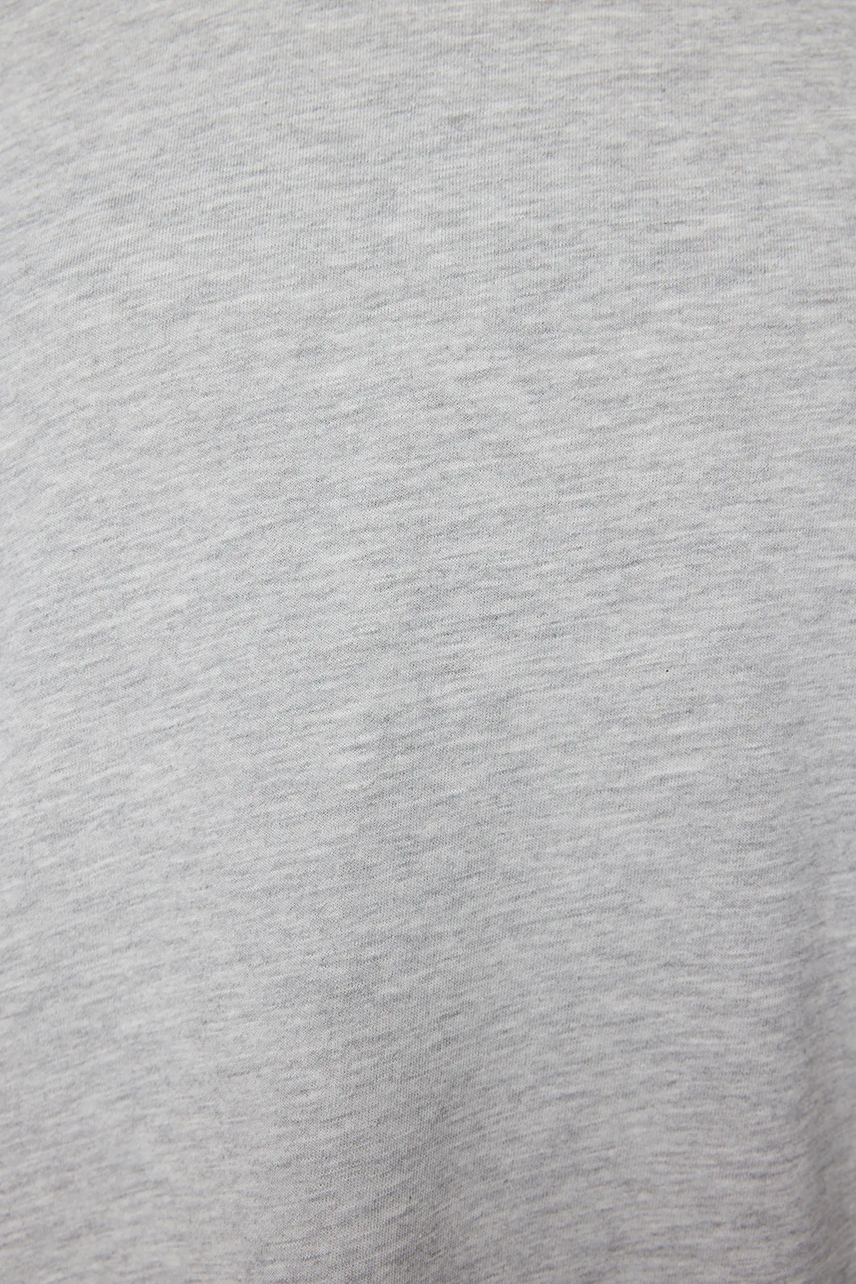 Trendyol Collection  Grau meliertes Boyfriend-T-Shirt mit Rundhalsausschnitt – 100 % Baumwolle, weite Passform TWOSS20TS0134