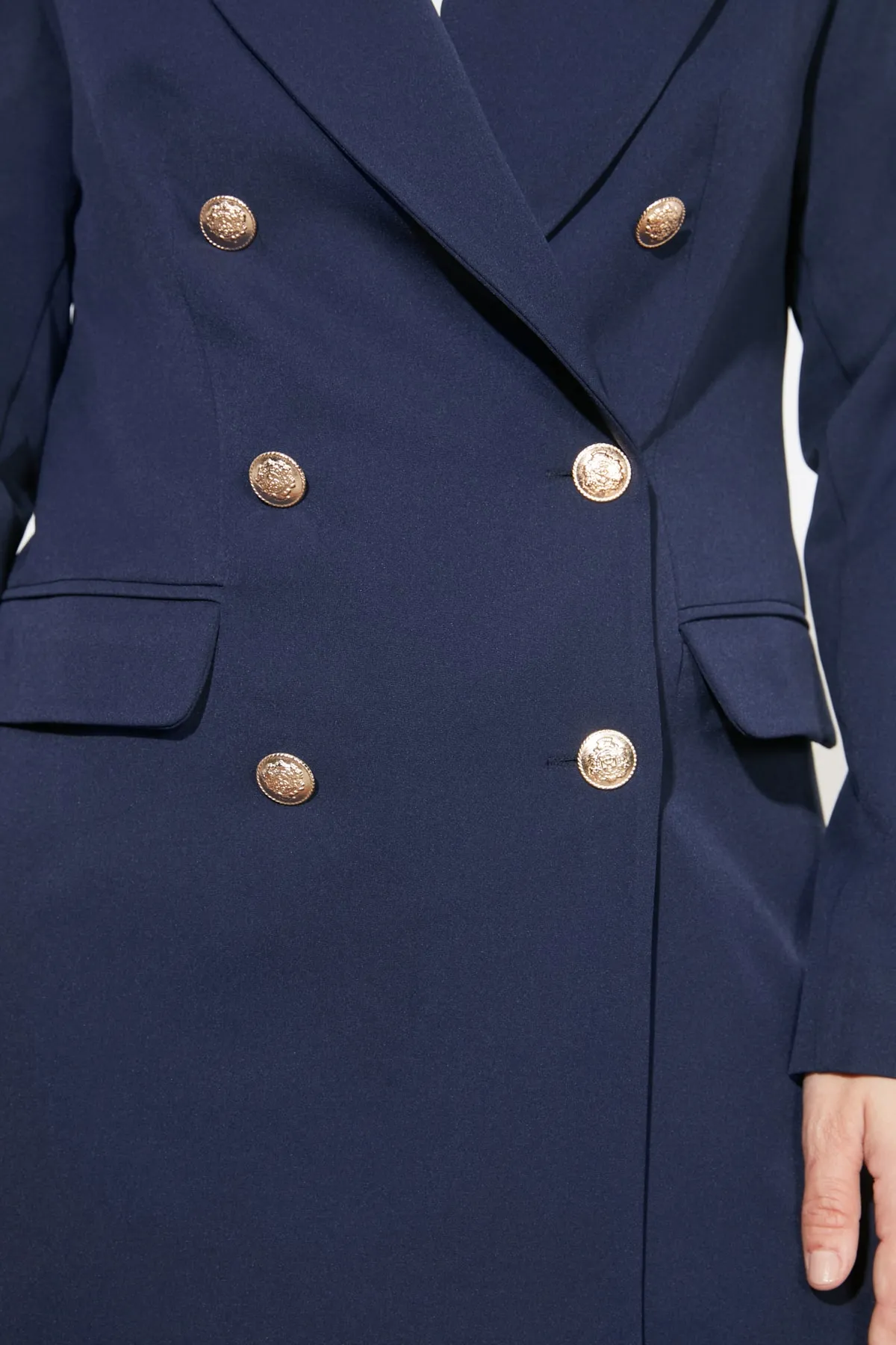 Trendyol Collection  Marineblauer, übergroßer, gefütterter, zweireihiger Blazer aus Webstoff mit Verschluss TWOSS20CE0024