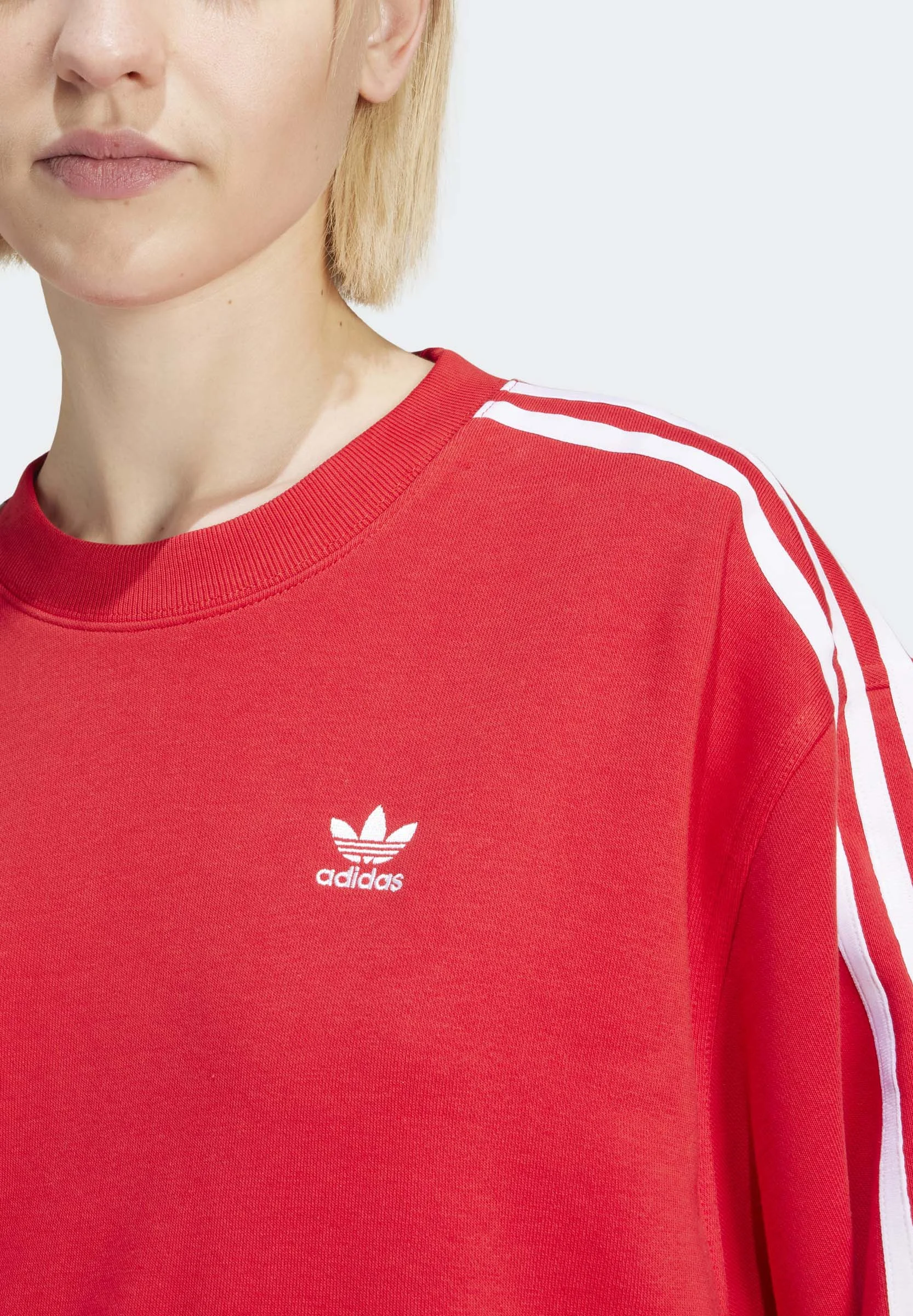 Sudadera adidas Originals de cuello redondo extragrande con tres rayas