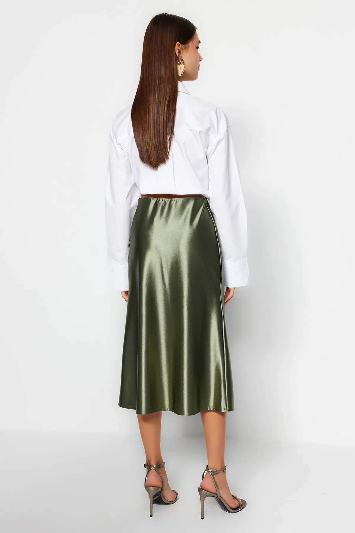 Trendyol Collection  Grüner Premium Satin A-Linien/Glockenform Midi Strickrock TWOAW24ET00088