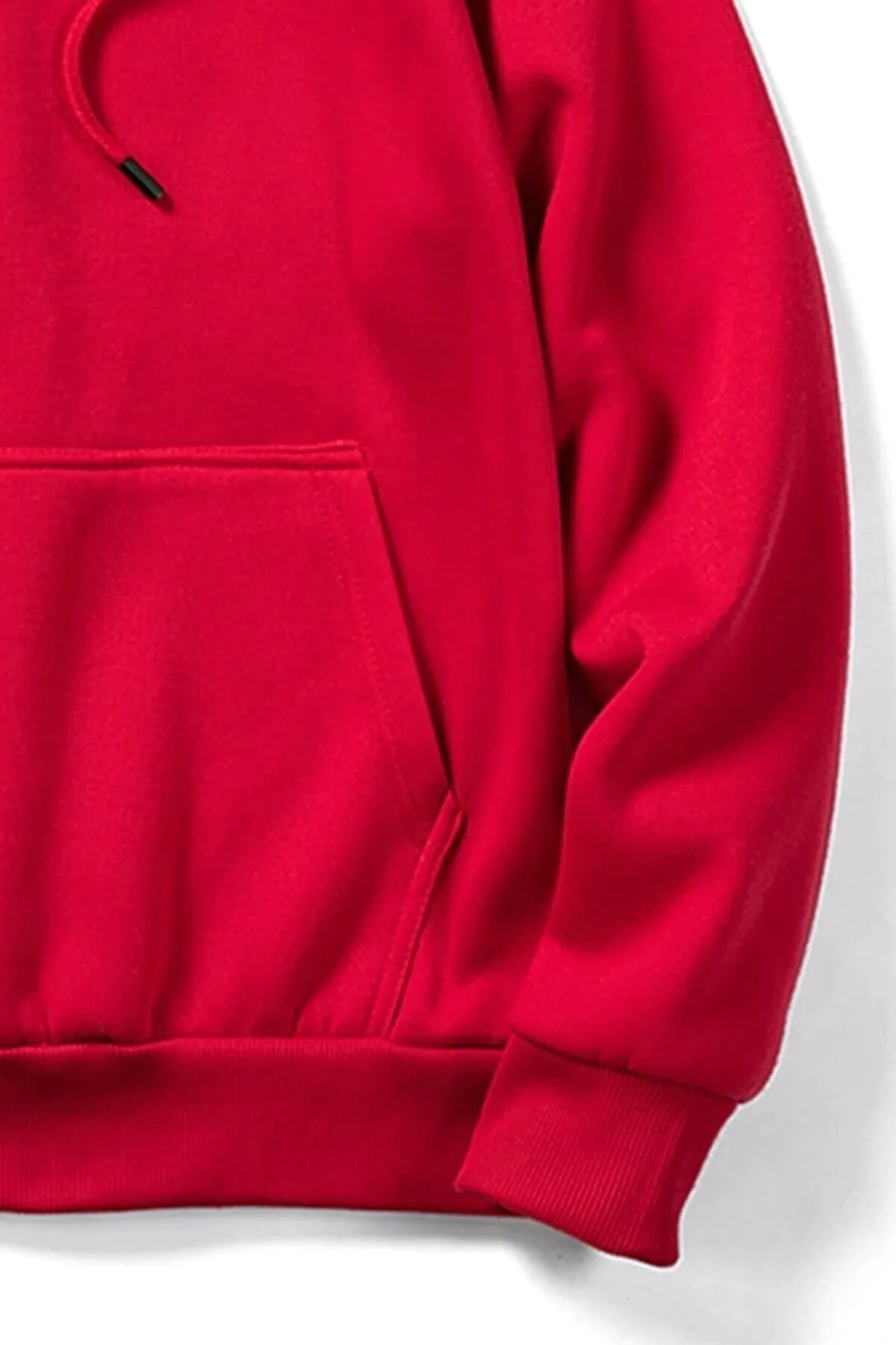 MODAGEN  Unisex-Sweatshirt in Rot mit Rosendetails auf der linken Brustseite