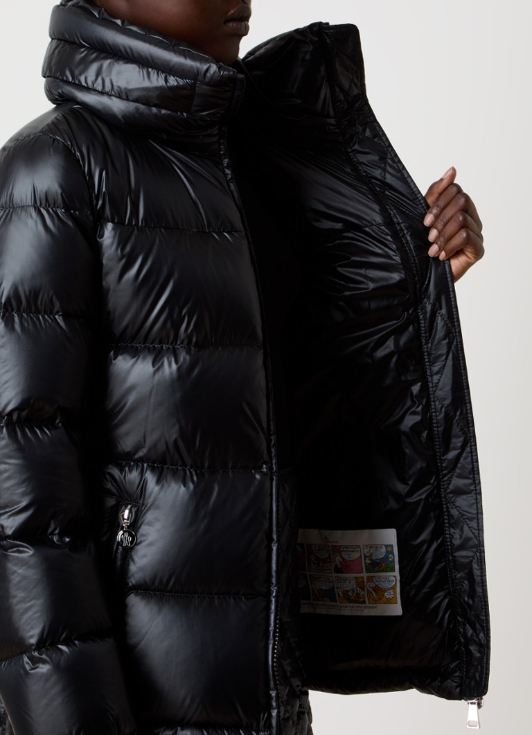 Moncler Douro dūnu jaka ar dūnu pildījumu un saliekamu kapuci