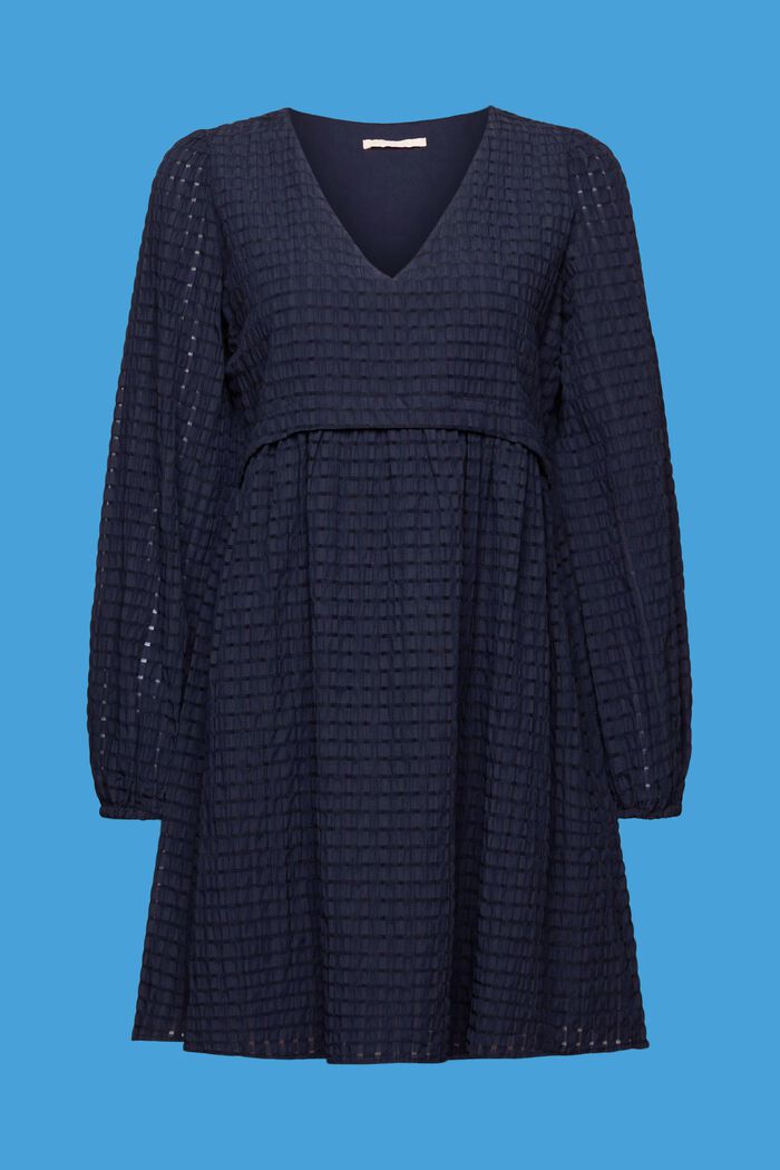 Strukturiertes Minikleid mit Volantsaum