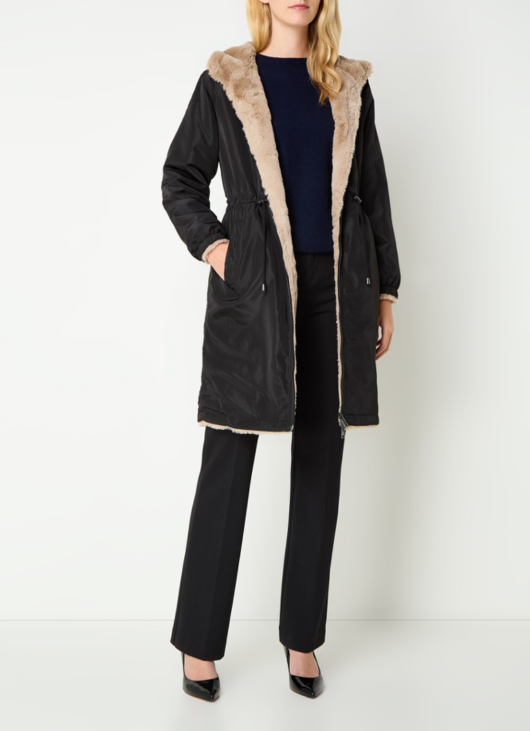 Parka reversibilă cu glugă tivită cu blană artificială, creație Gerard Darel Laure.